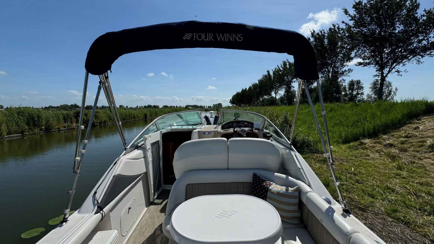 Motorboot Four Winns 248 Vista