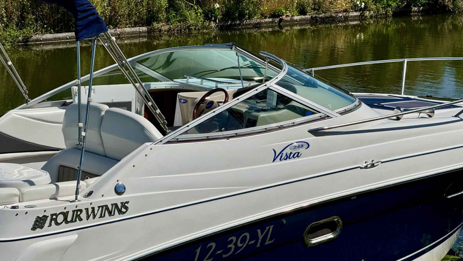 Motorboot Four Winns 248 Vista