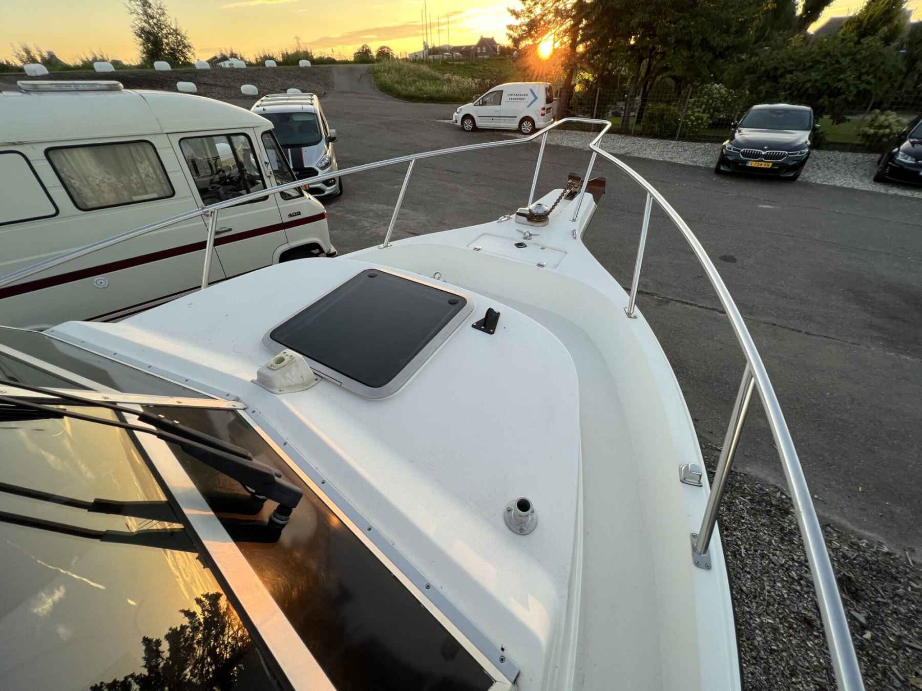 Motorboot Celebrity 2500 Fish Hawk