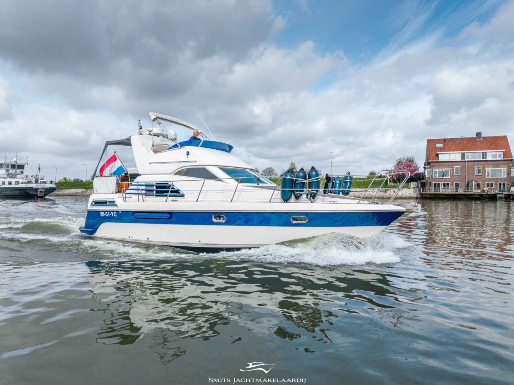 Motorboot Astor 37 Flybridge