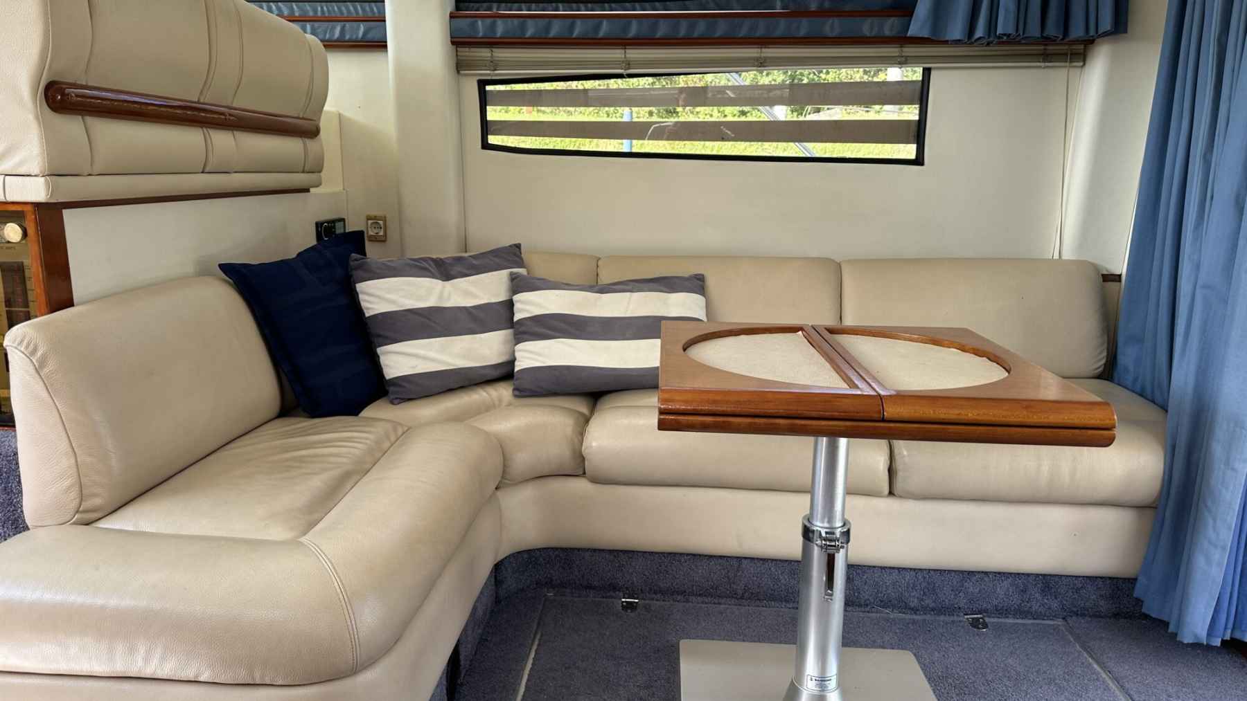 Motorboot Fairline Phantom 40 Flybridge