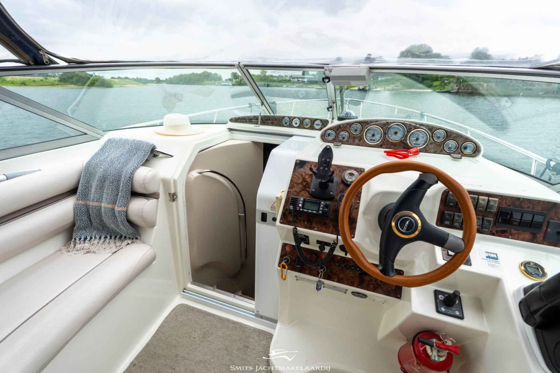 Motorboot Doral 300 SE