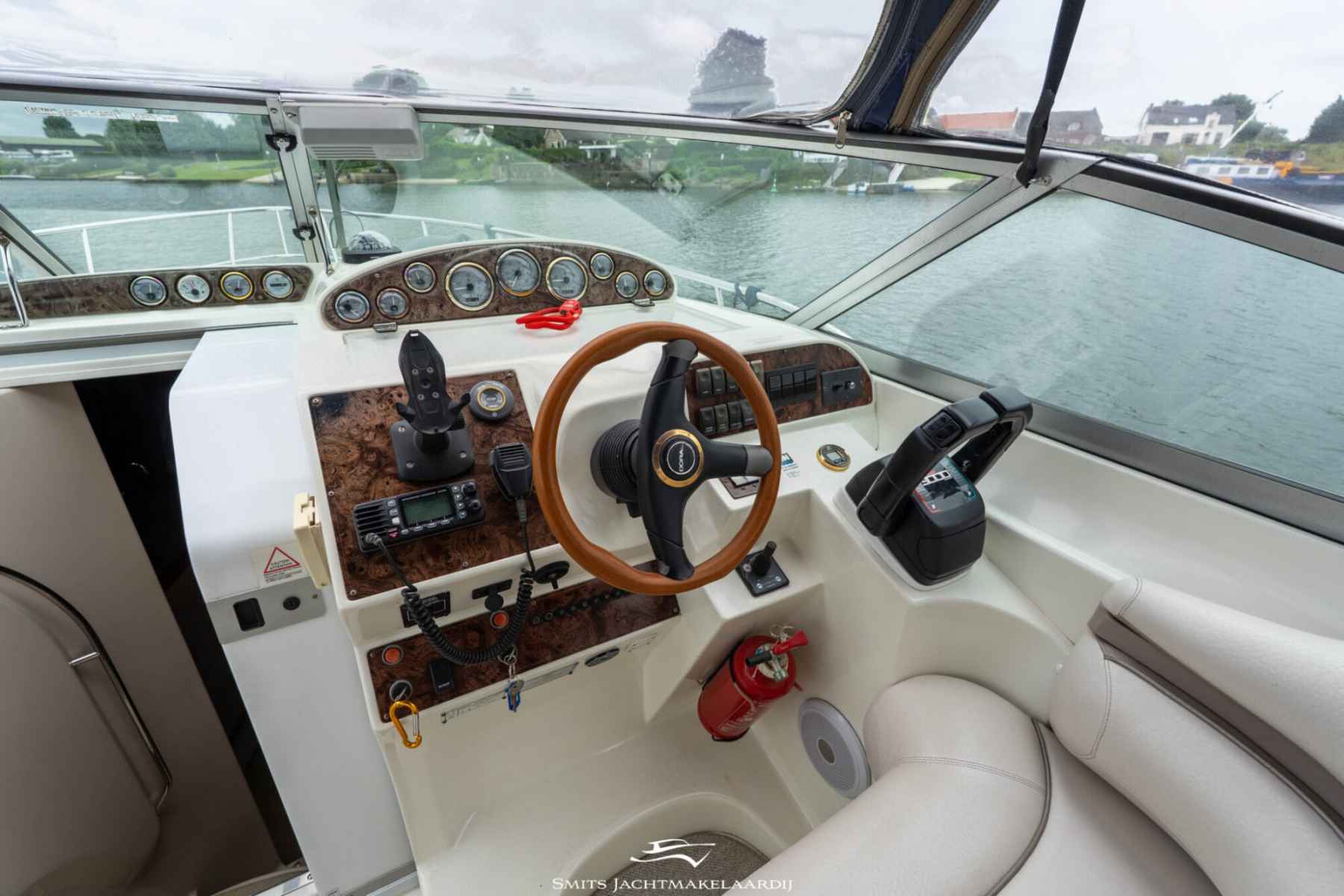 Motorboot Doral 300 SE