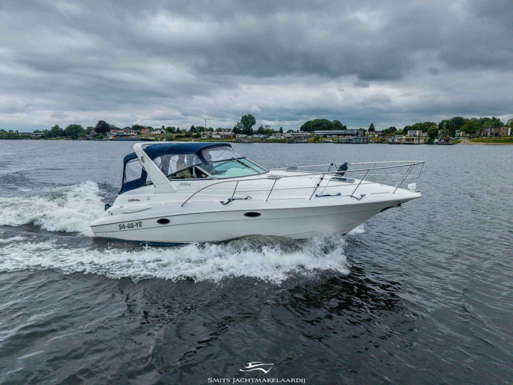 Motorboot Doral 300 SE