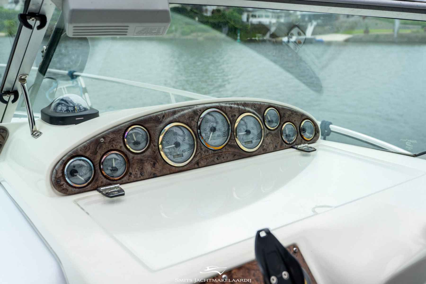 Motorboot Doral 300 SE