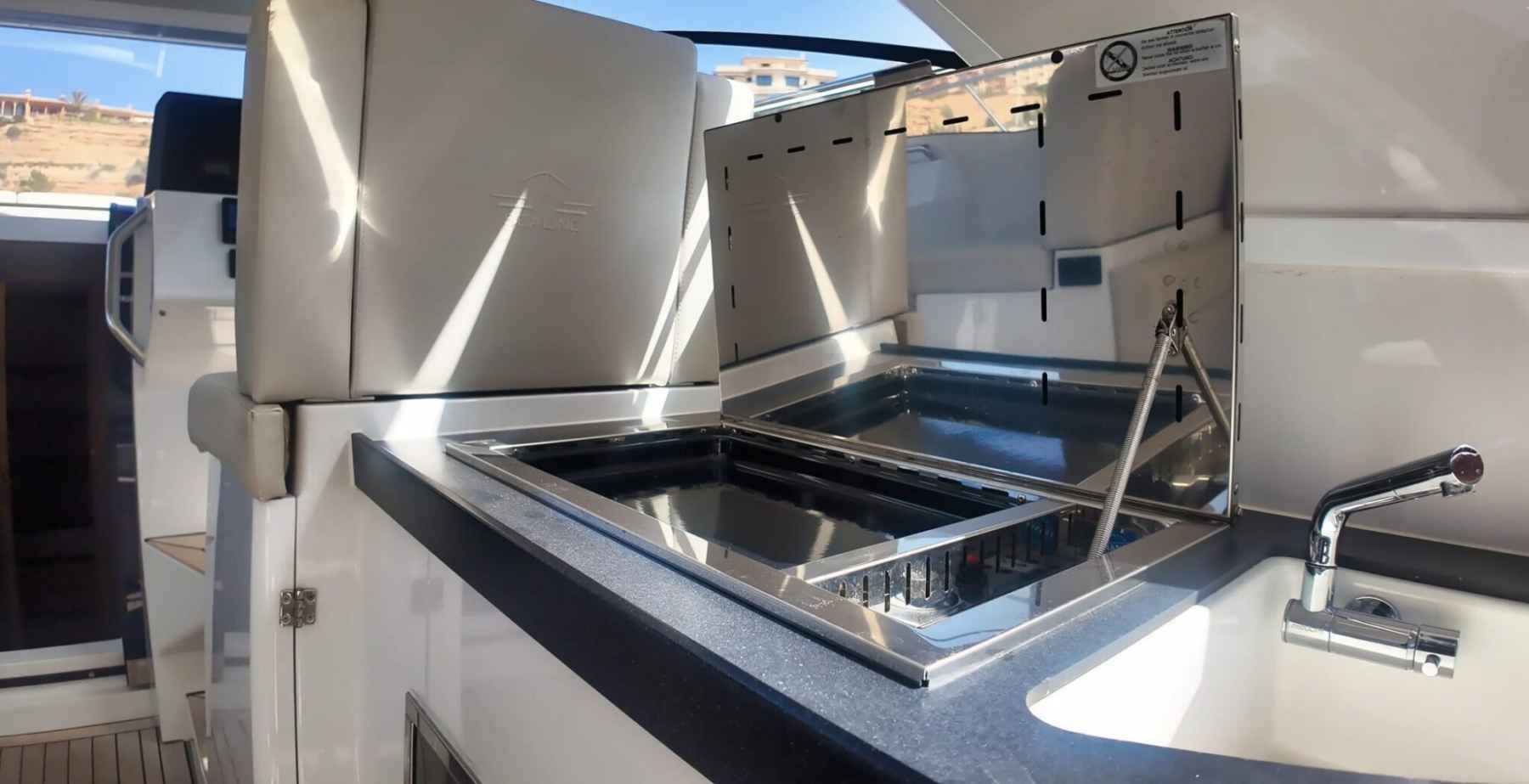 Motorboot Sealine S335