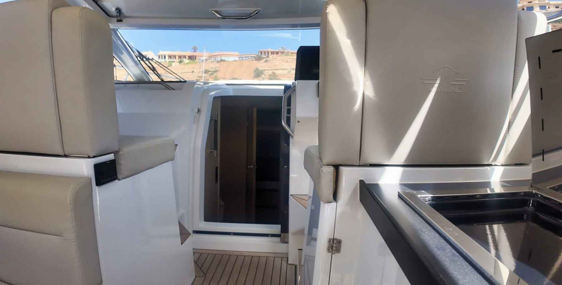 Motorboot Sealine S335