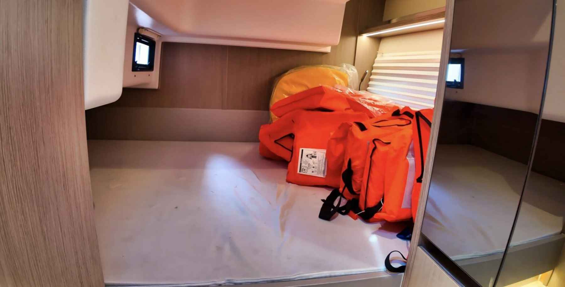 Motorboot Sealine S335