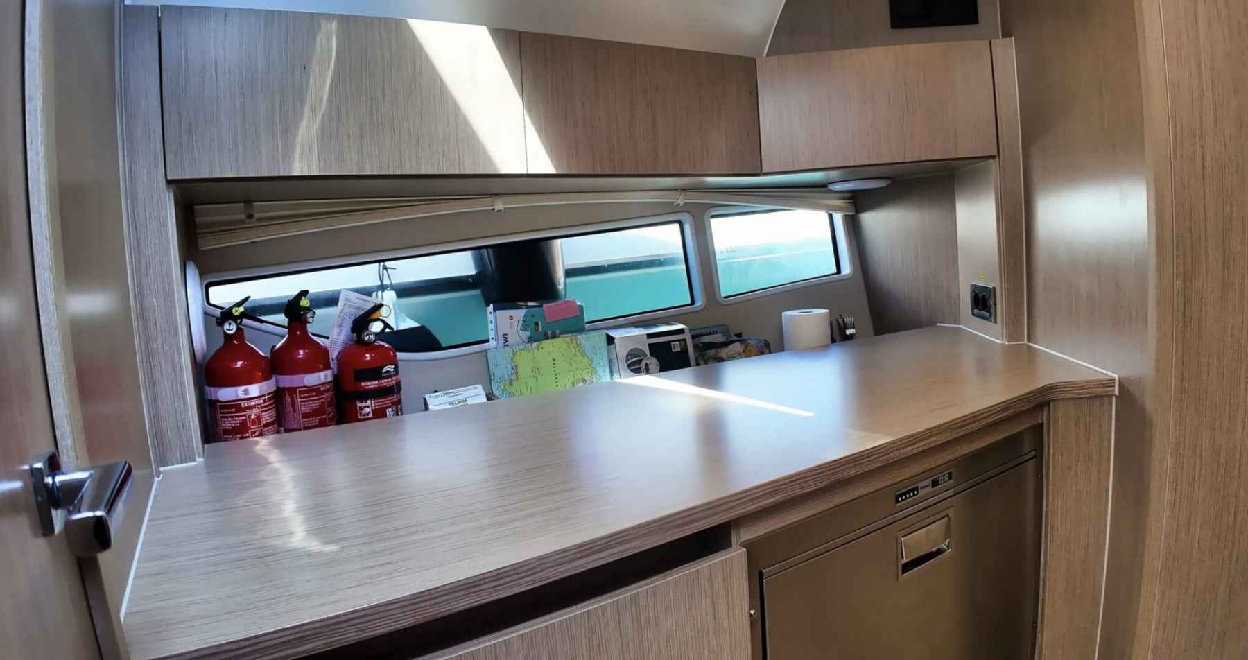 Motorboot Sealine S335