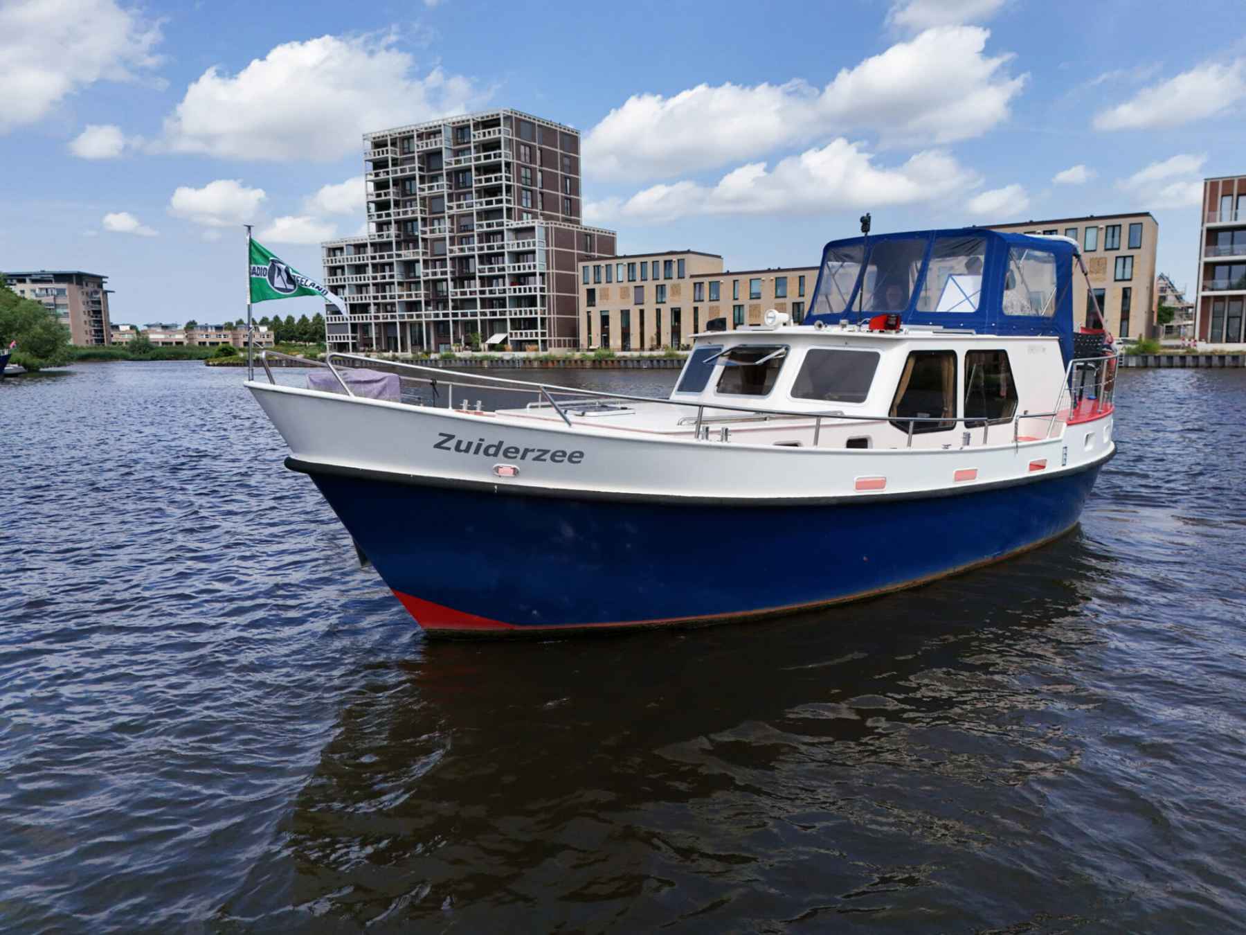 Motorboot Monty Bank Kotter 38 AK Cabrio