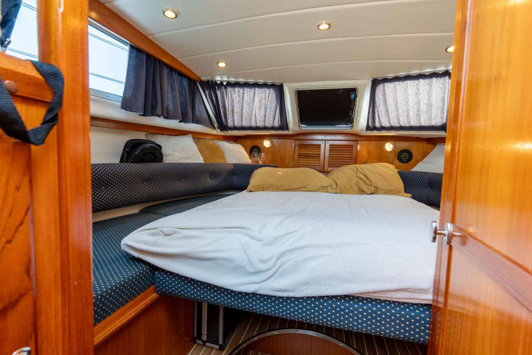 Motorboot Ramin 30 Touring Spiegeldeur