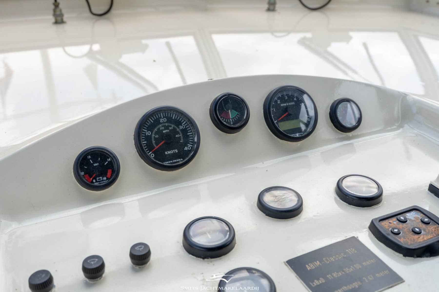 Motorboot Abim 118 Classic XL