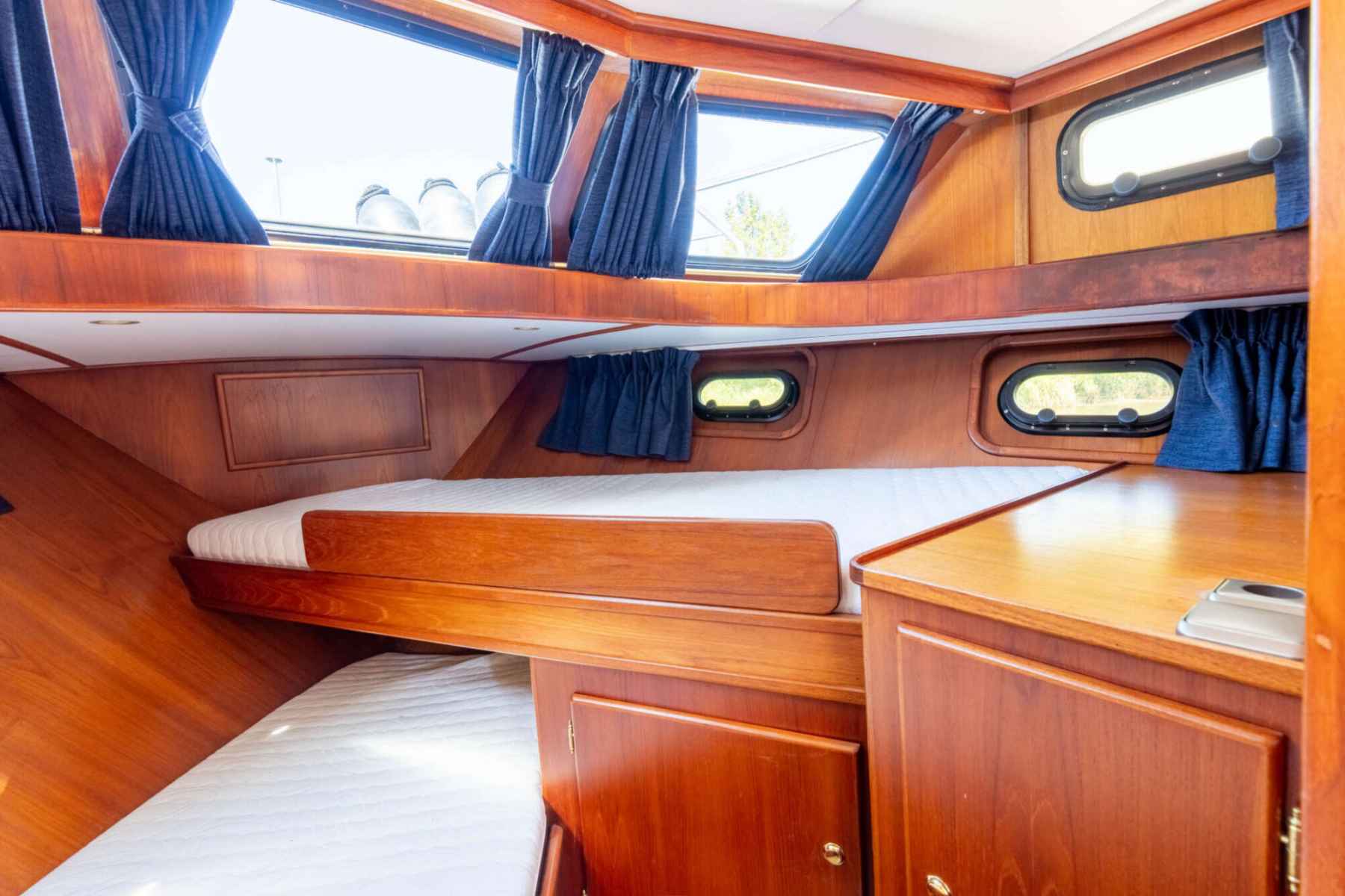 Motorboot Explorer Classic 14.00 AK Cabrio