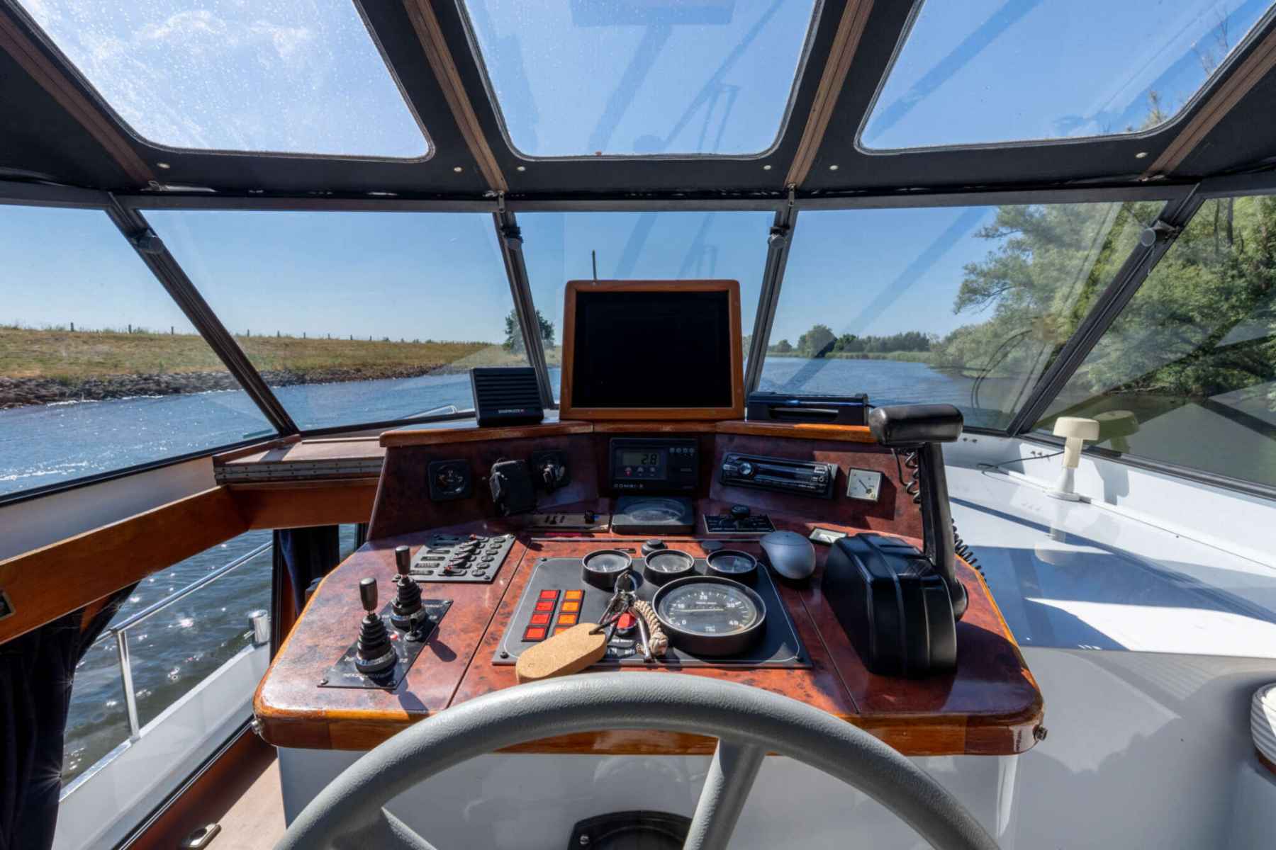 Motorboot Explorer Classic 14.00 AK Cabrio