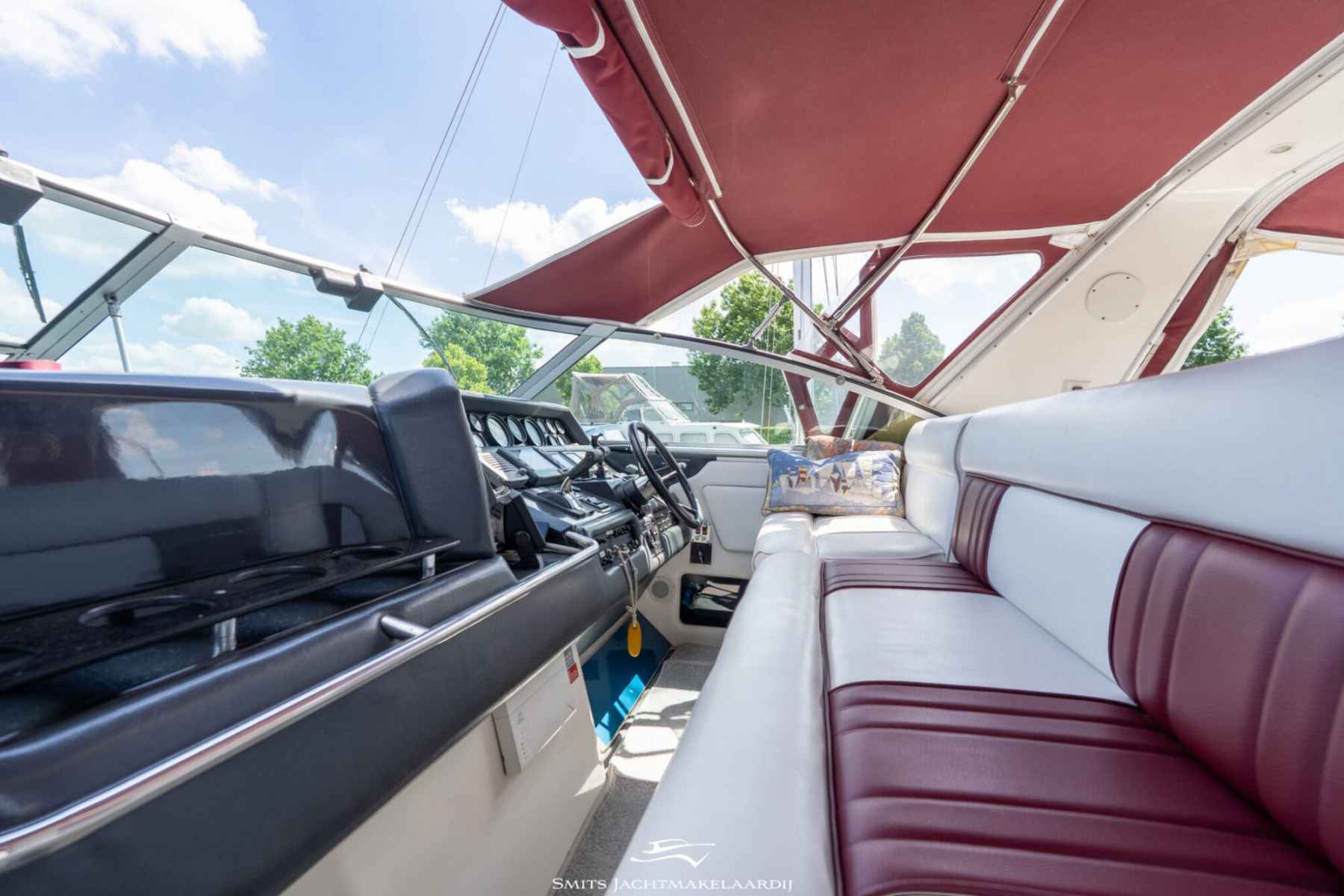 Motorboot Sea Ray 370 Express Cruiser