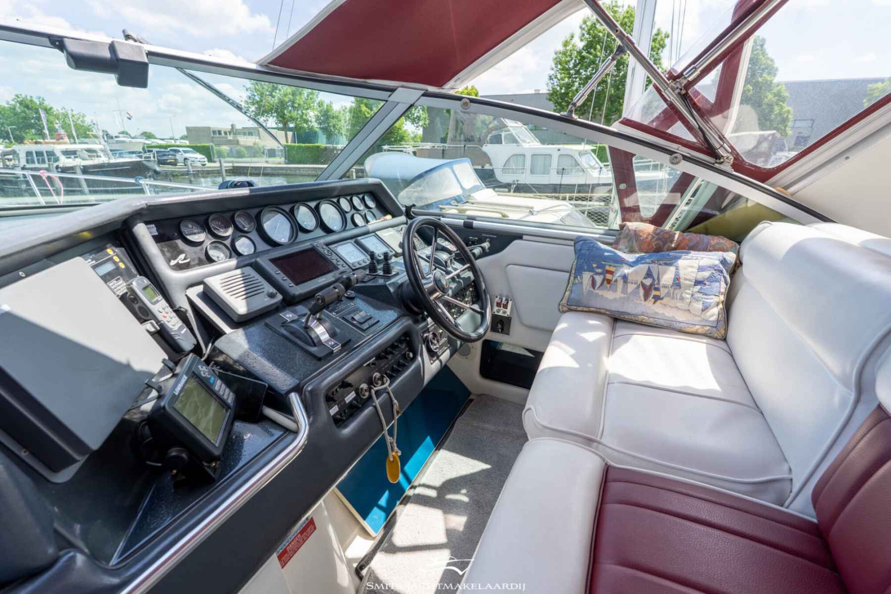 Motorboot Sea Ray 370 Express Cruiser