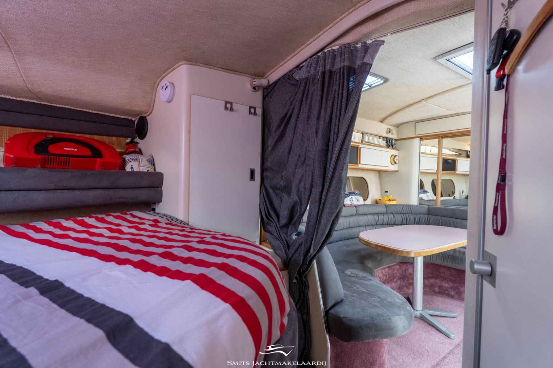 Motorboot Sea Ray 370 Express Cruiser