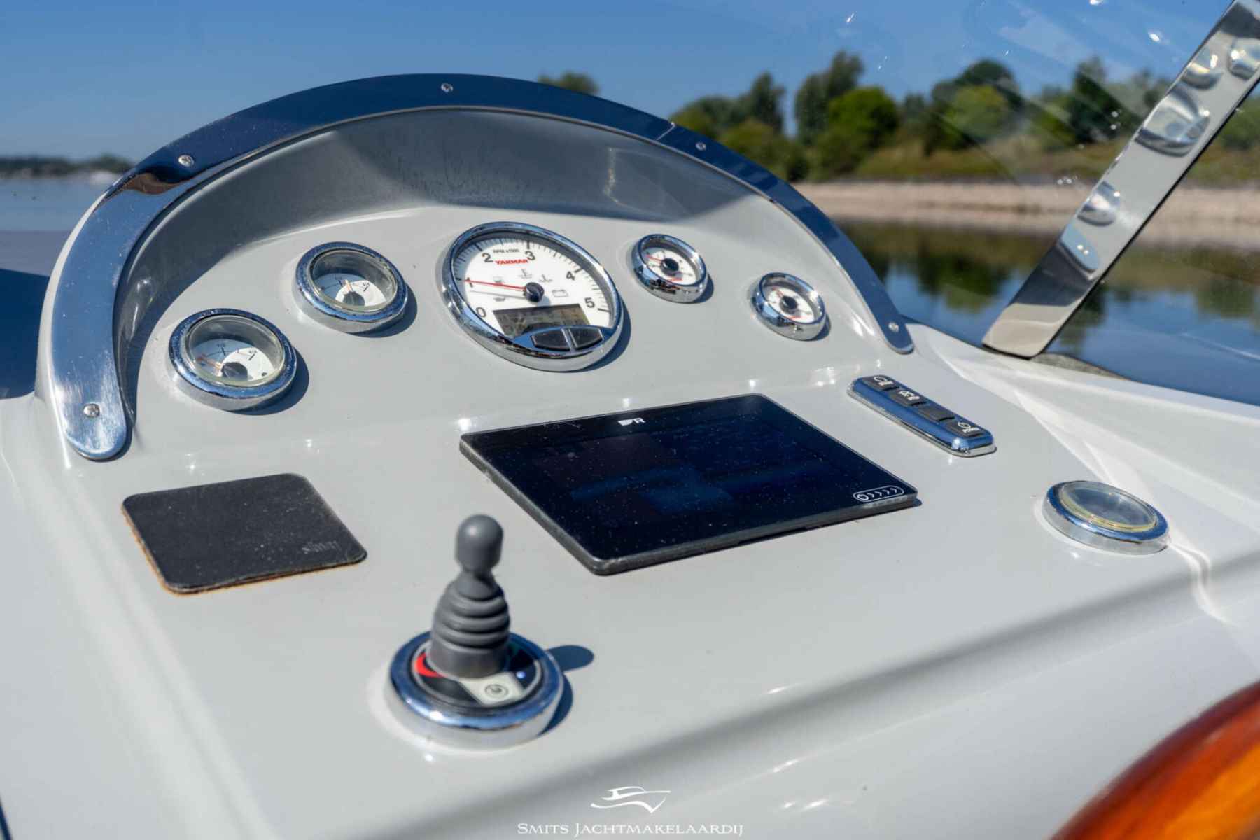 Motorboot Antaris Seventy7 Cabin