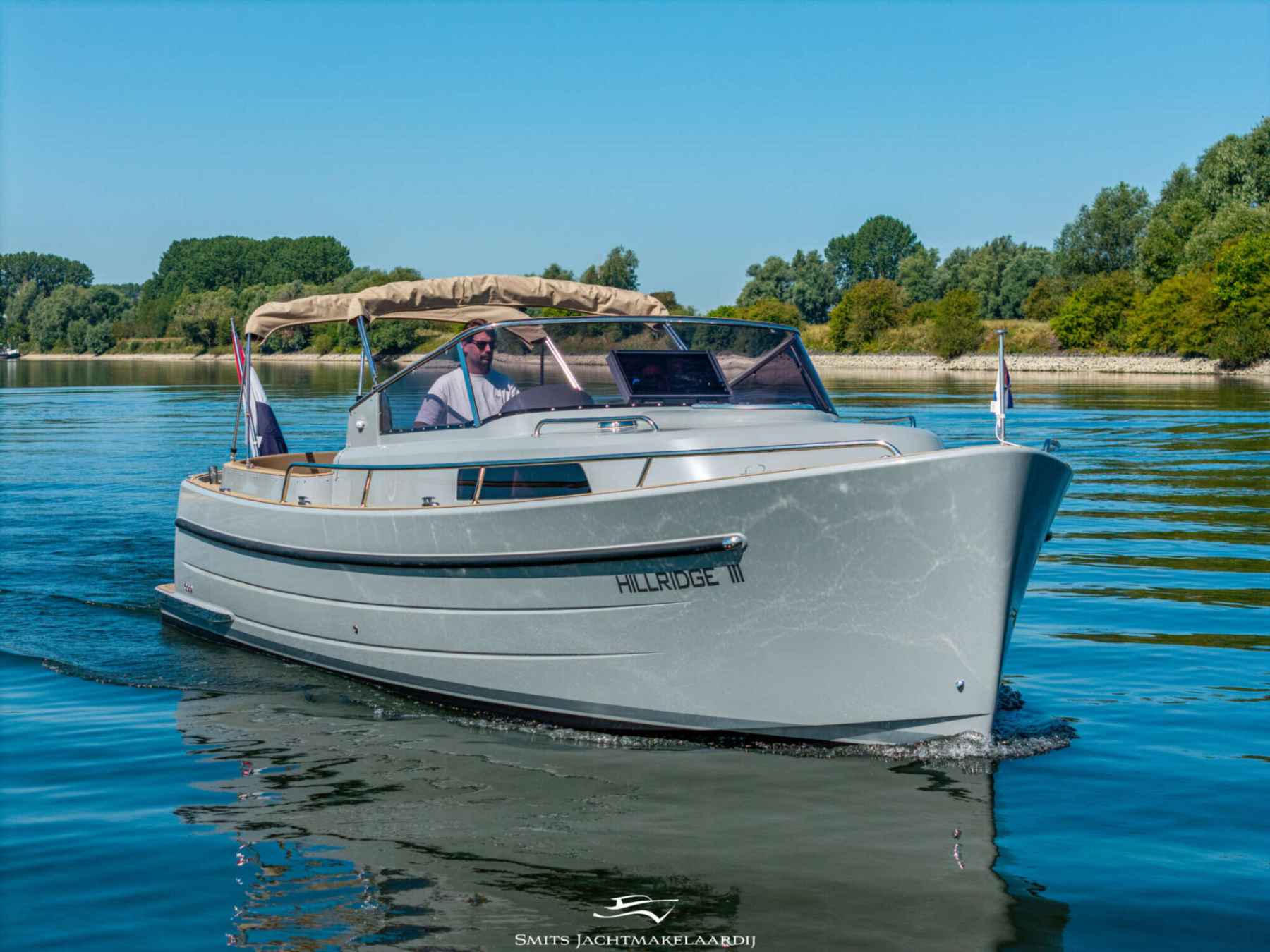 Motorboot Antaris Seventy7 Cabin