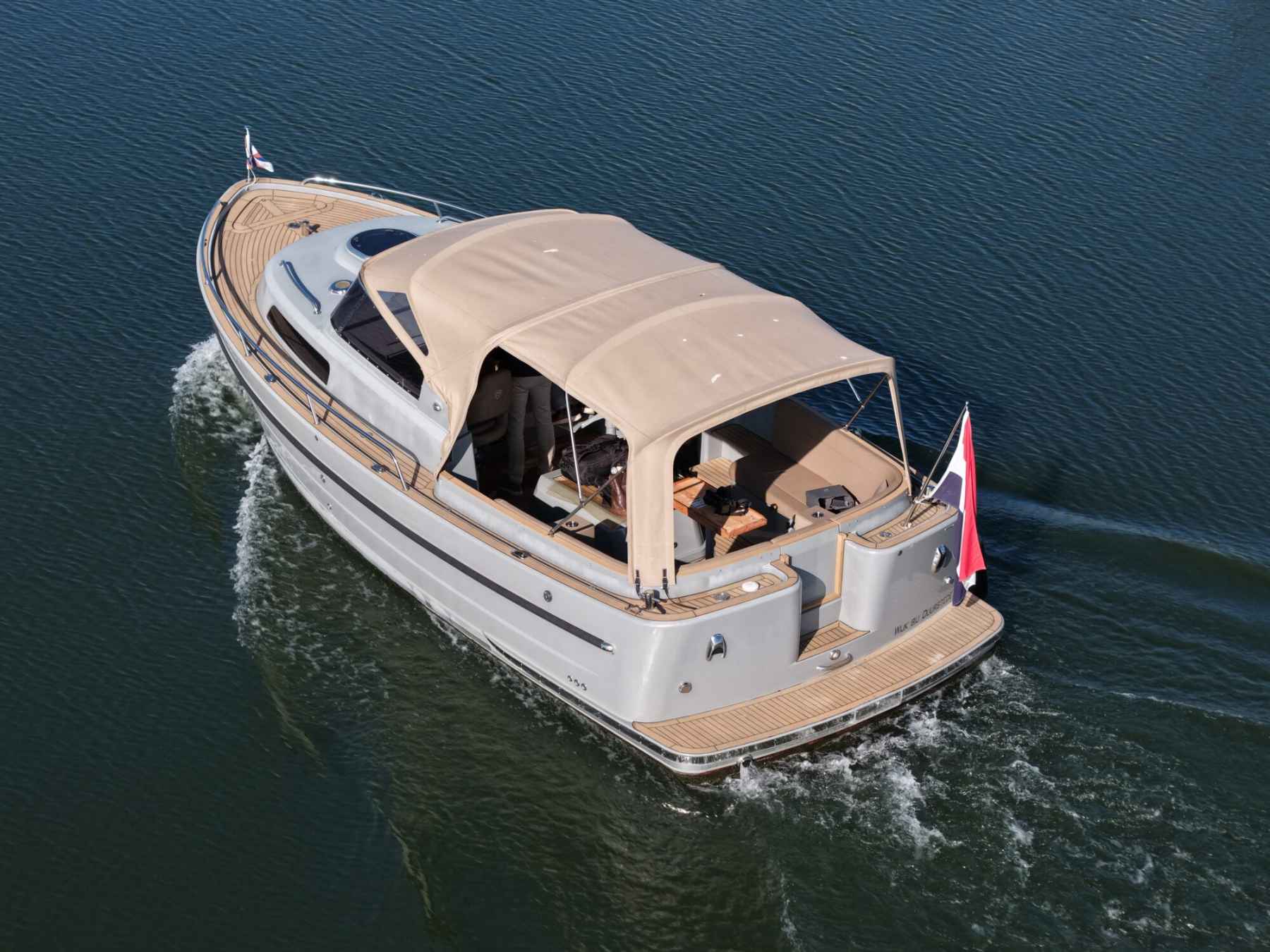 Motorboot Antaris Seventy7 Cabin