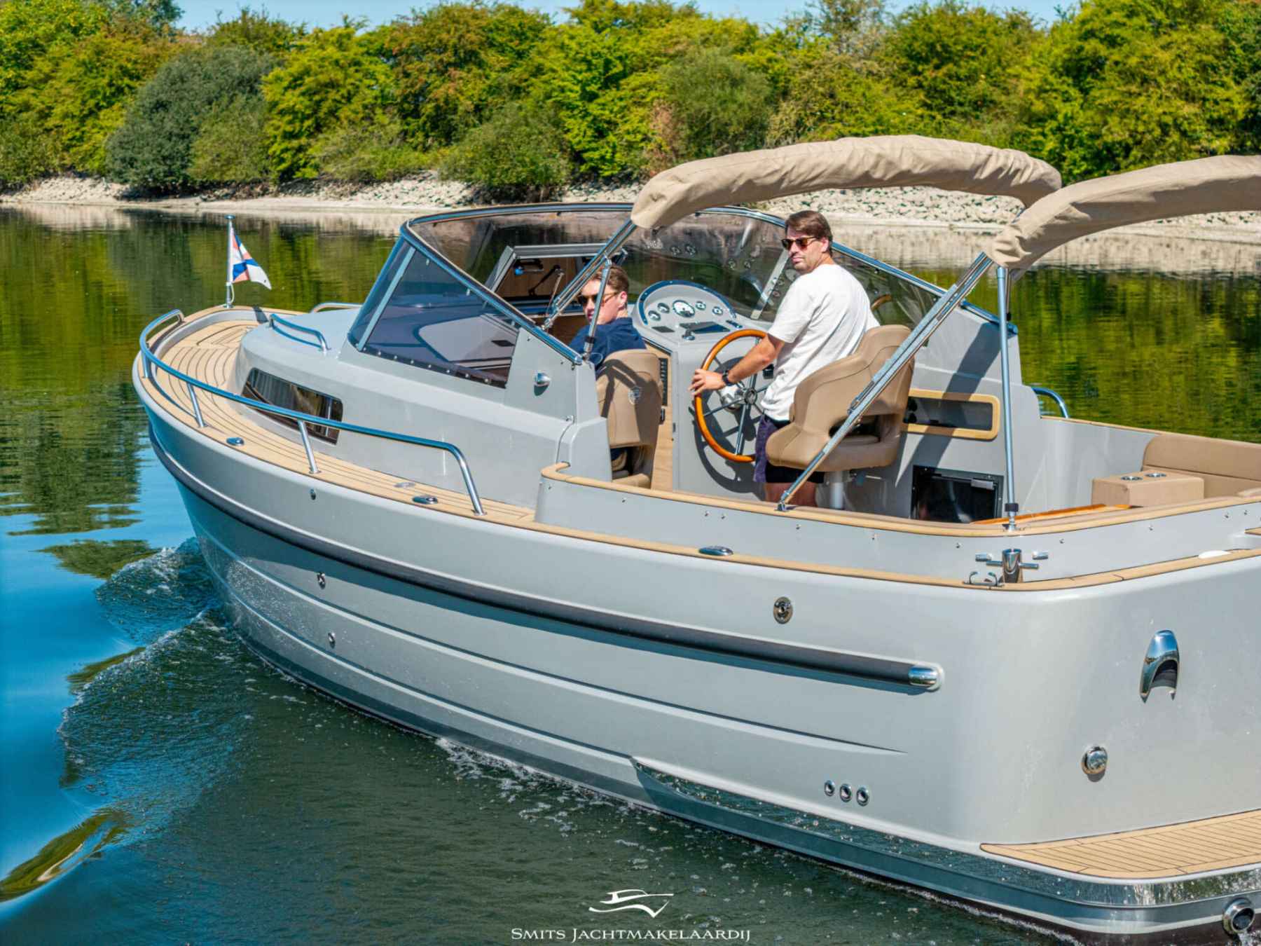 Motorboot Antaris Seventy7 Cabin