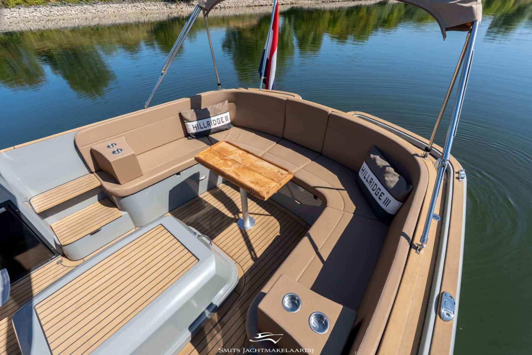 Motorboot Antaris Seventy7 Cabin