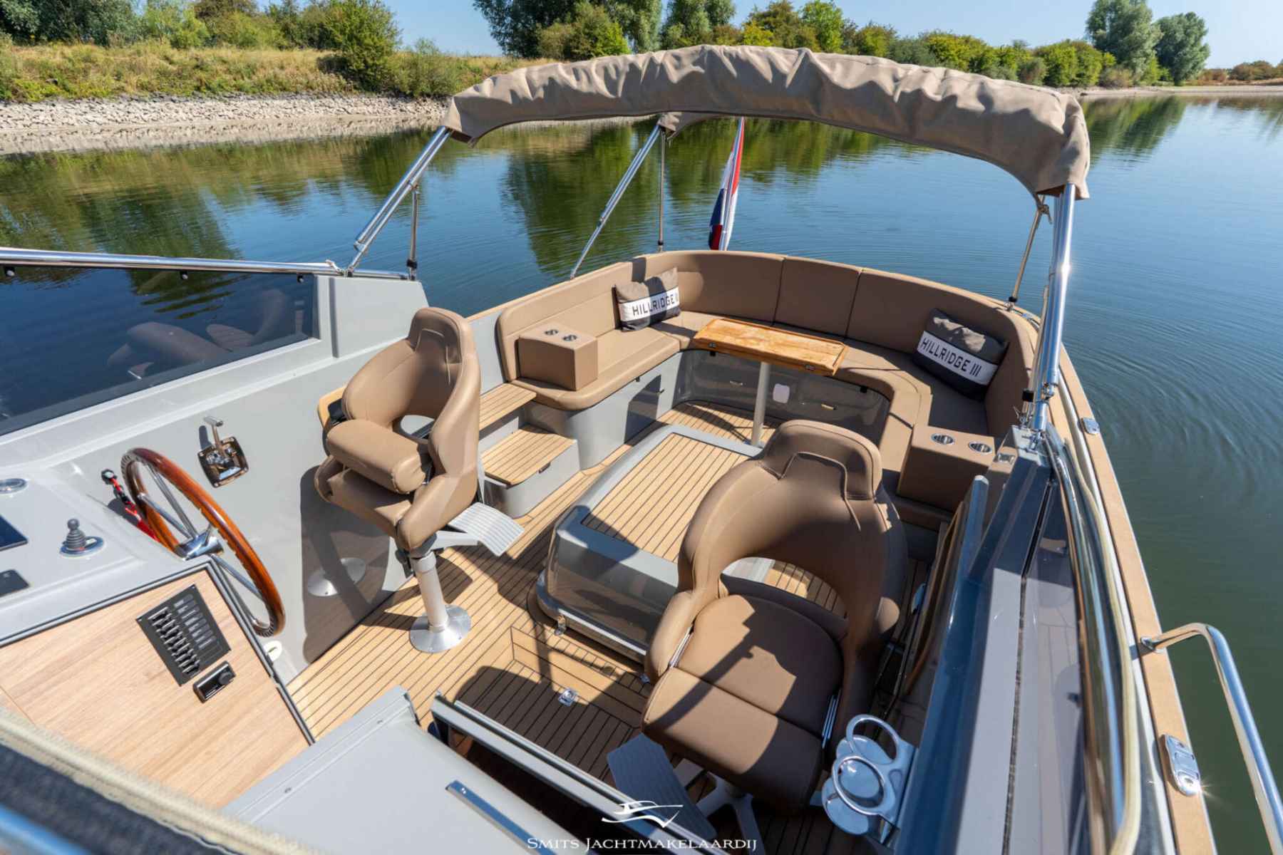 Motorboot Antaris Seventy7 Cabin
