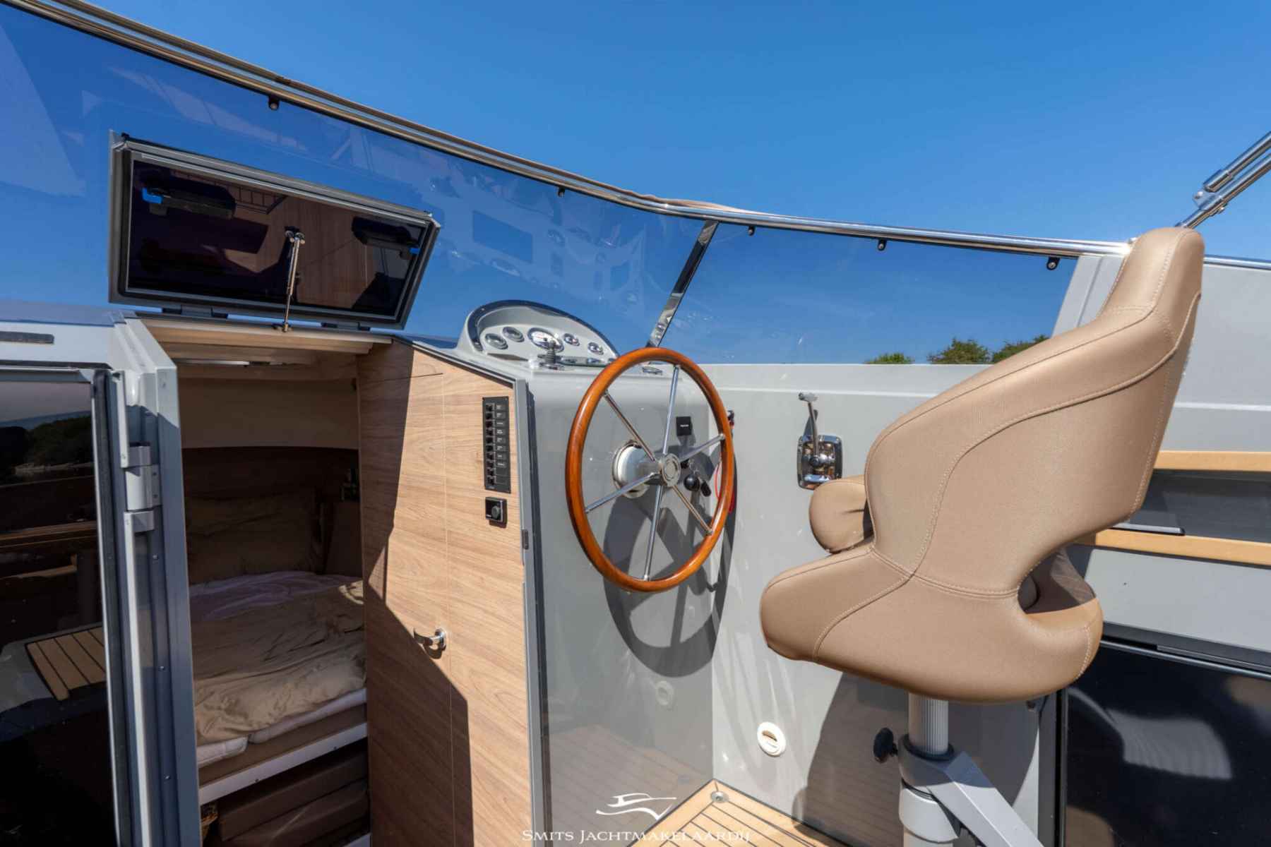 Motorboot Antaris Seventy7 Cabin