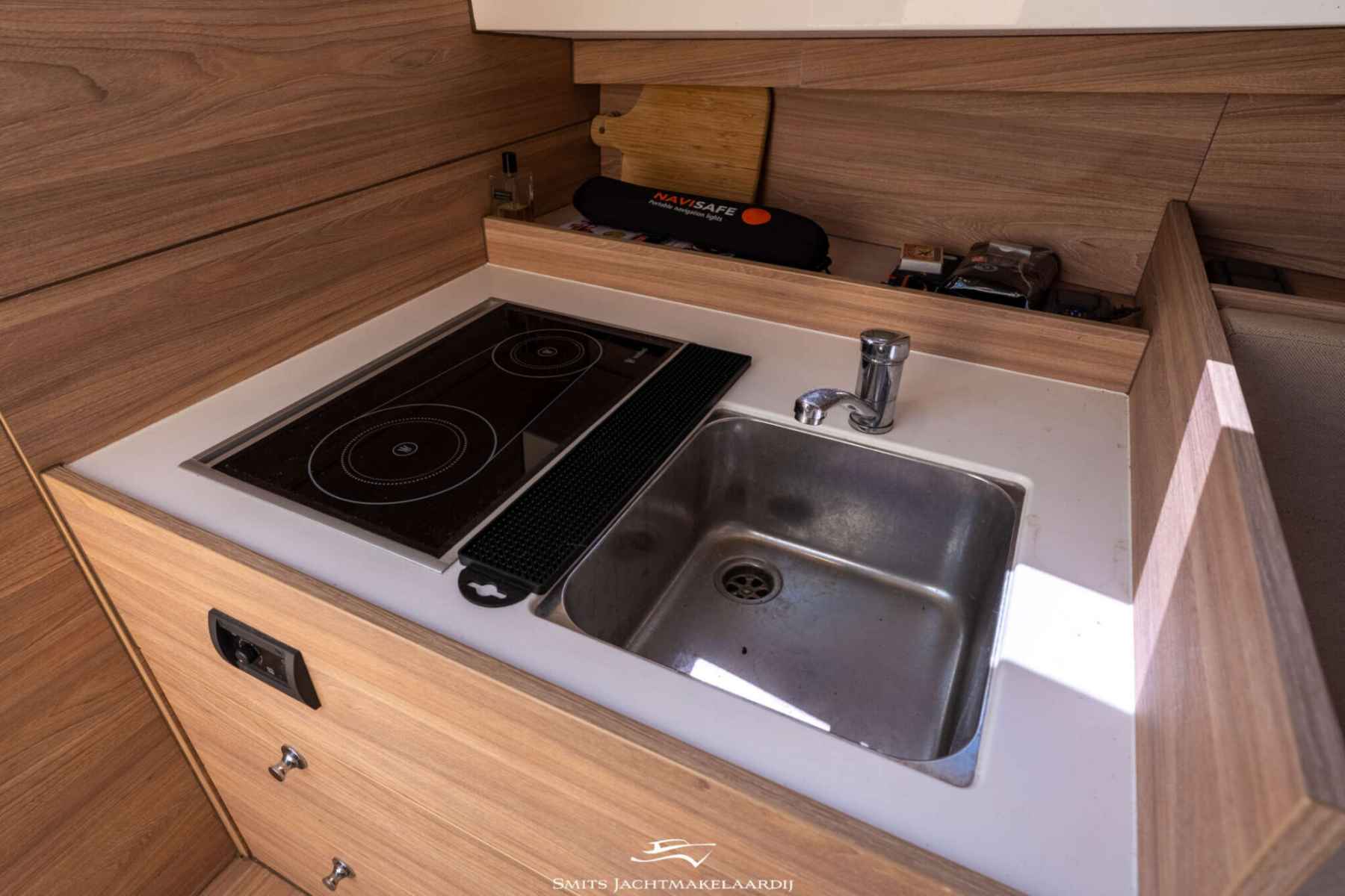 Motorboot Antaris Seventy7 Cabin