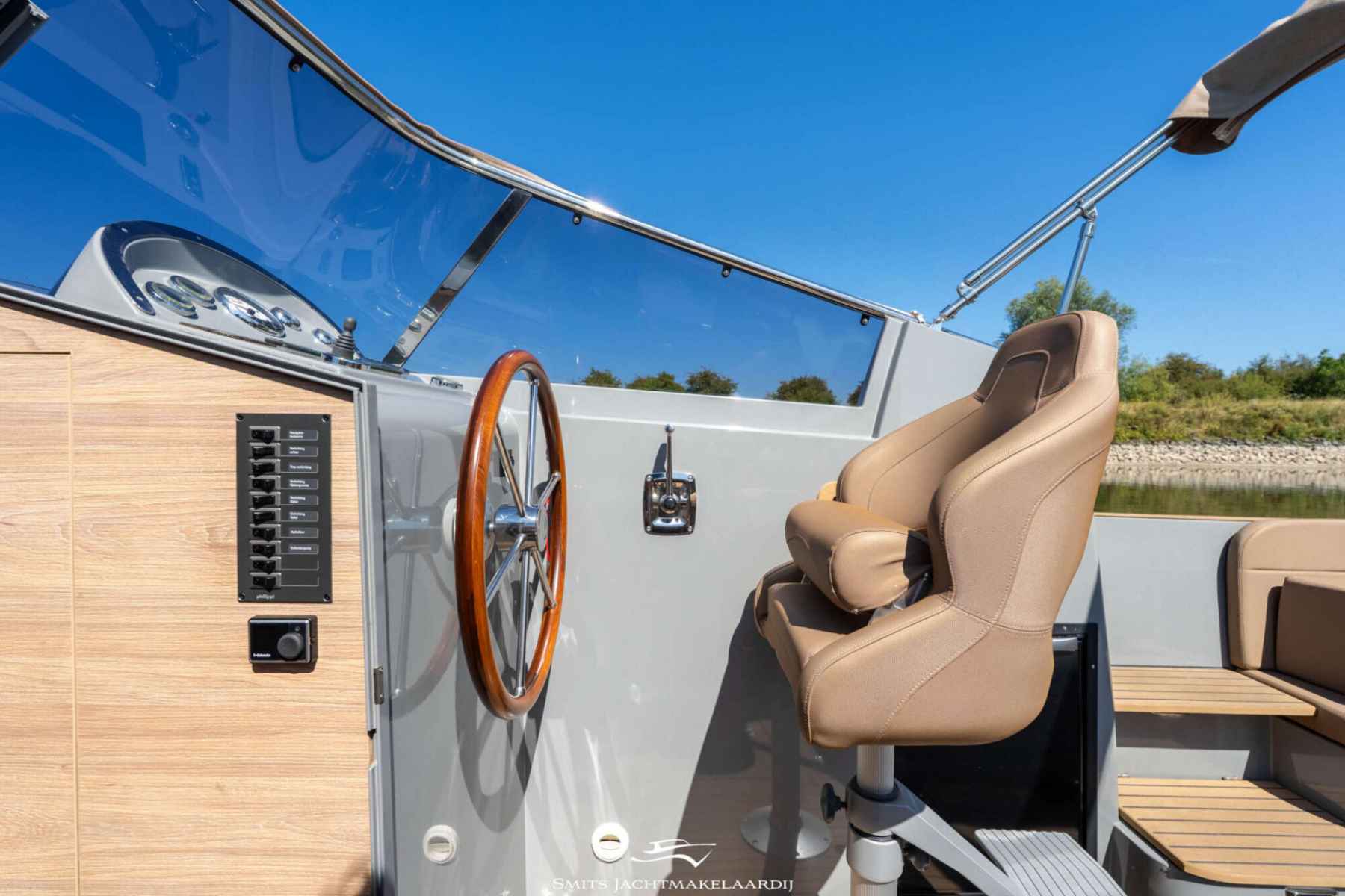 Motorboot Antaris Seventy7 Cabin