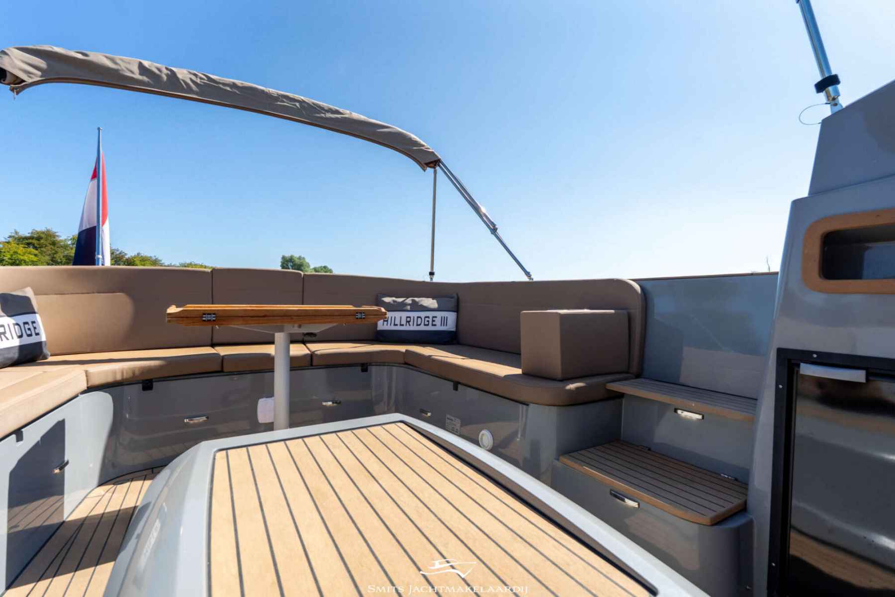 Motorboot Antaris Seventy7 Cabin