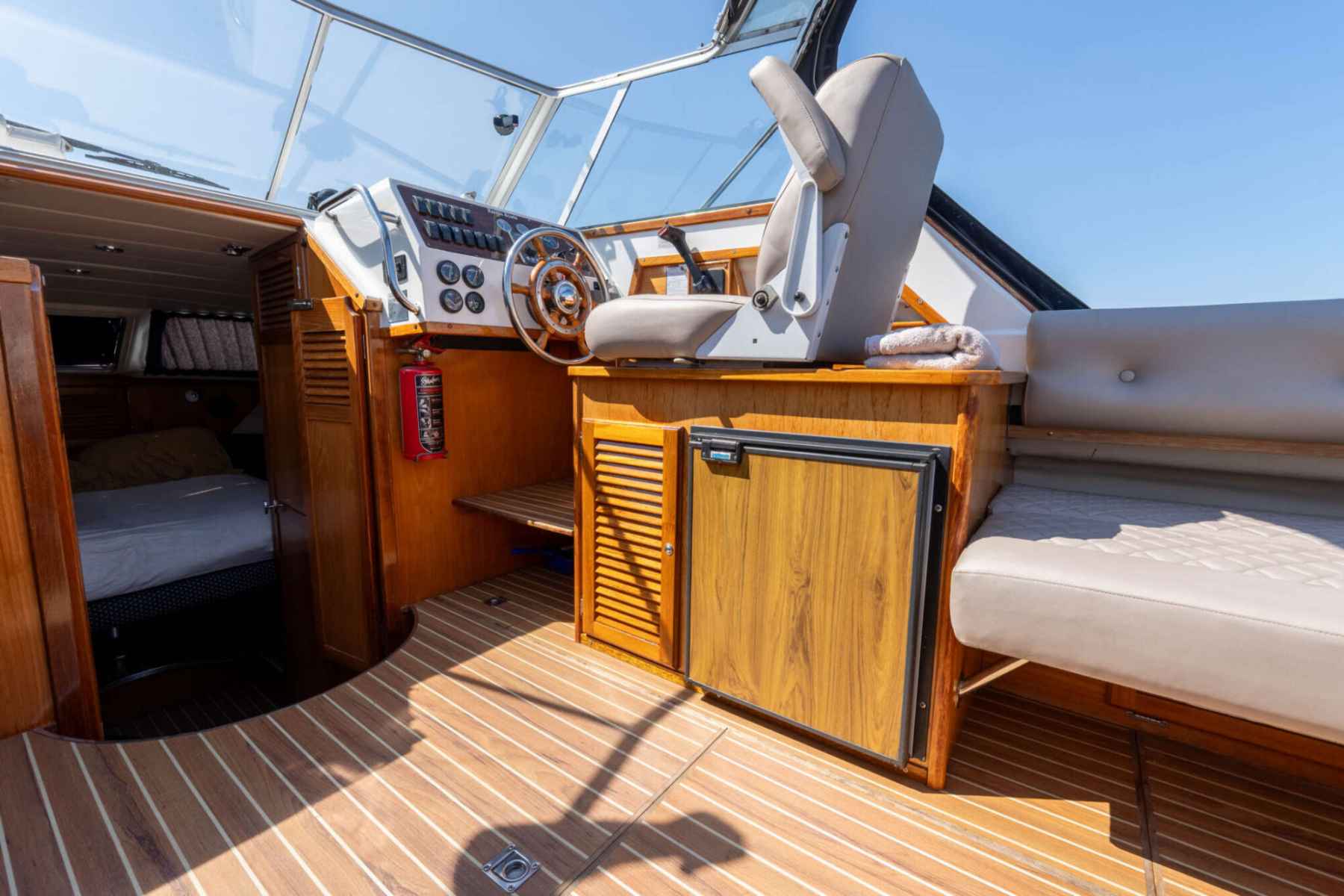 Motorboot Ramin 30 Touring Spiegeldeur