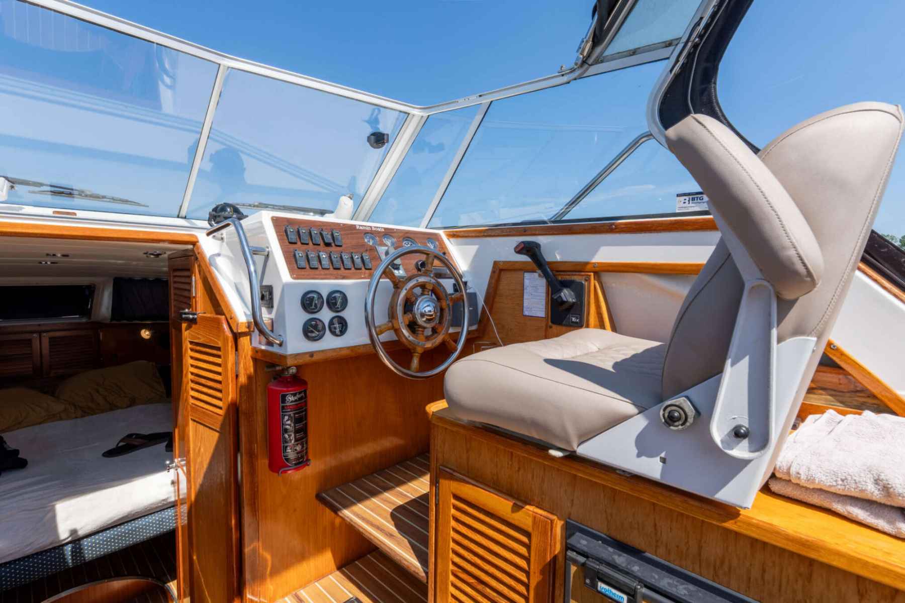 Motorboot Ramin 30 Touring Spiegeldeur