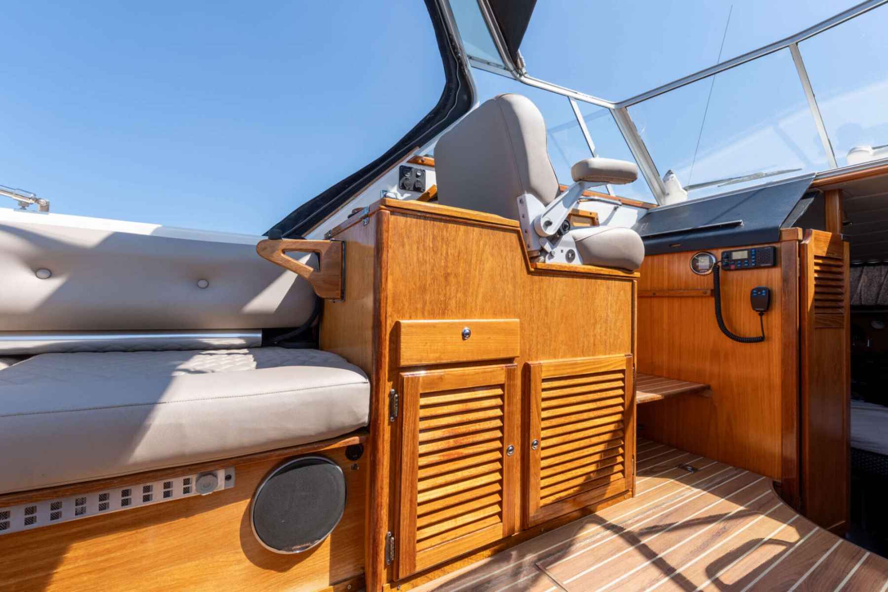 Motorboot Ramin 30 Touring Spiegeldeur