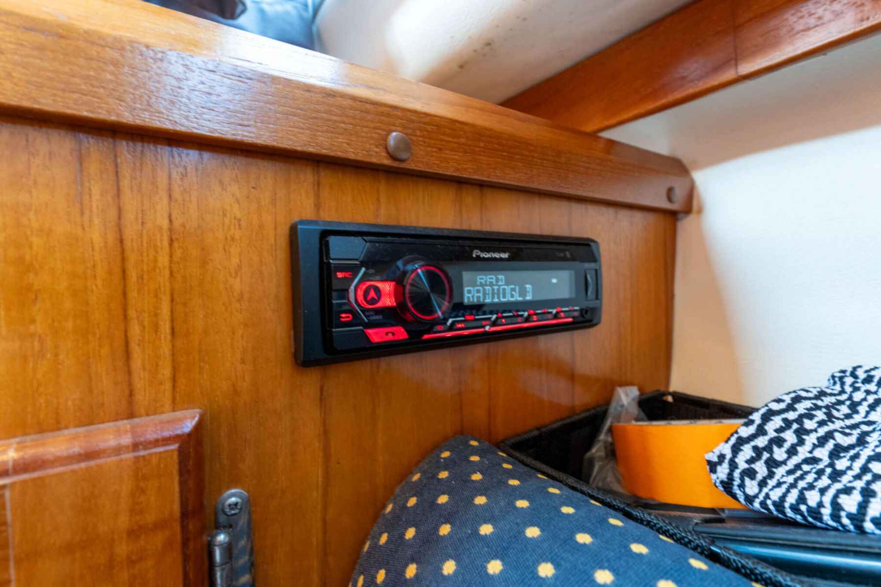 Motorboot Ramin 30 Touring Spiegeldeur