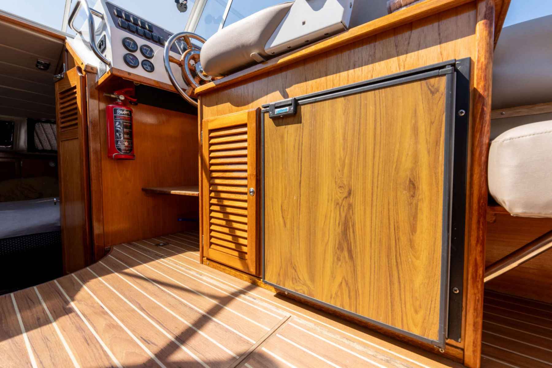 Motorboot Ramin 30 Touring Spiegeldeur