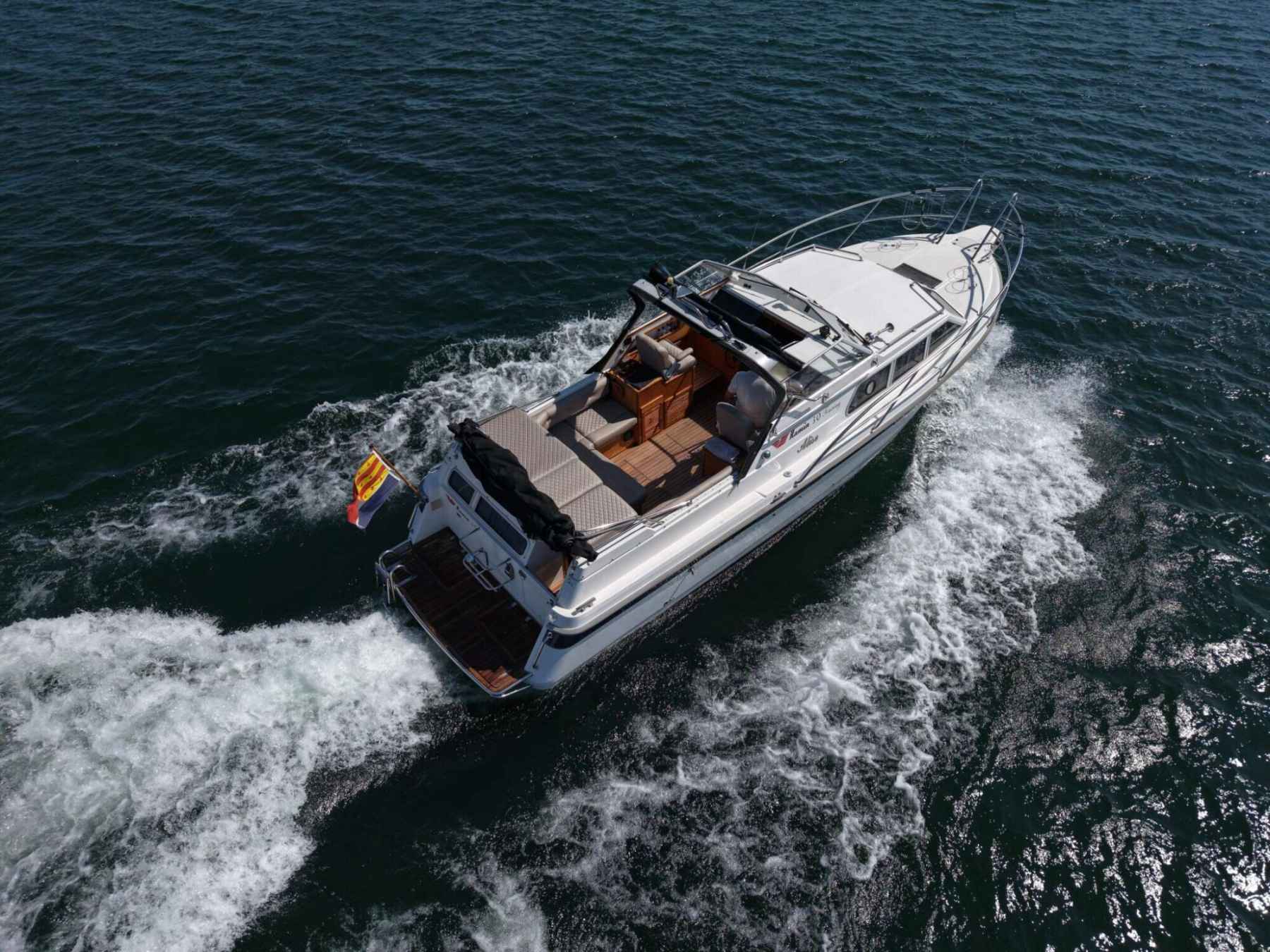 Motorboot Ramin 30 Touring Spiegeldeur