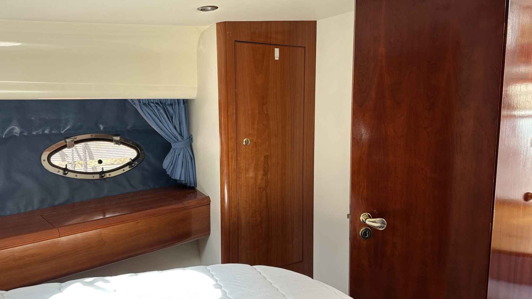 Motorboot Fairline Phantom 40 Flybridge
