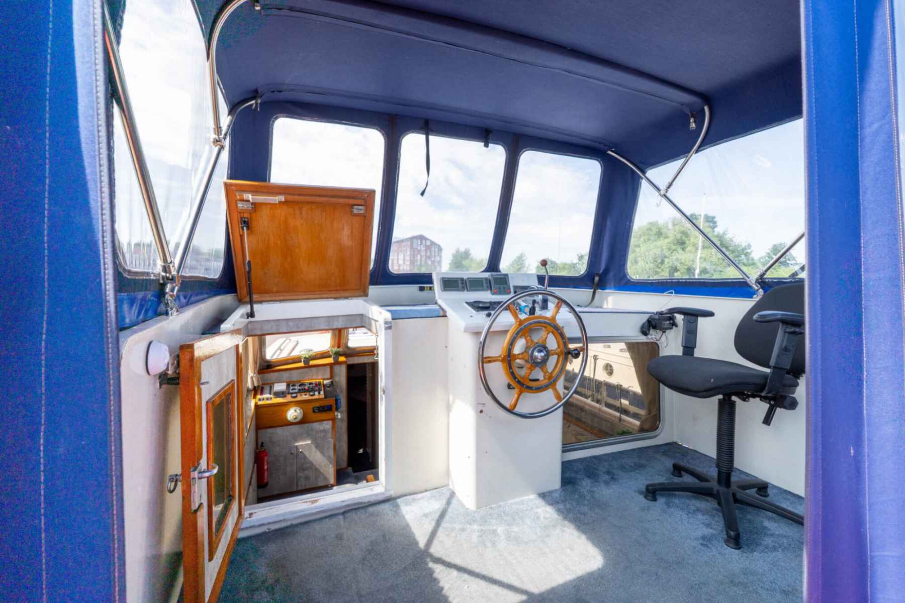Motorboot Monty Bank Kotter 38 AK Cabrio