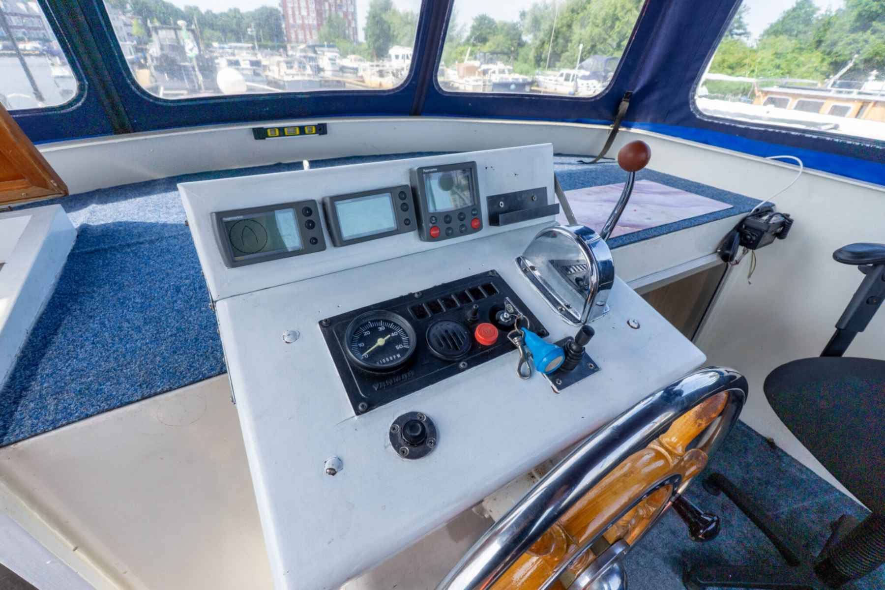Motorboot Monty Bank Kotter 38 AK Cabrio