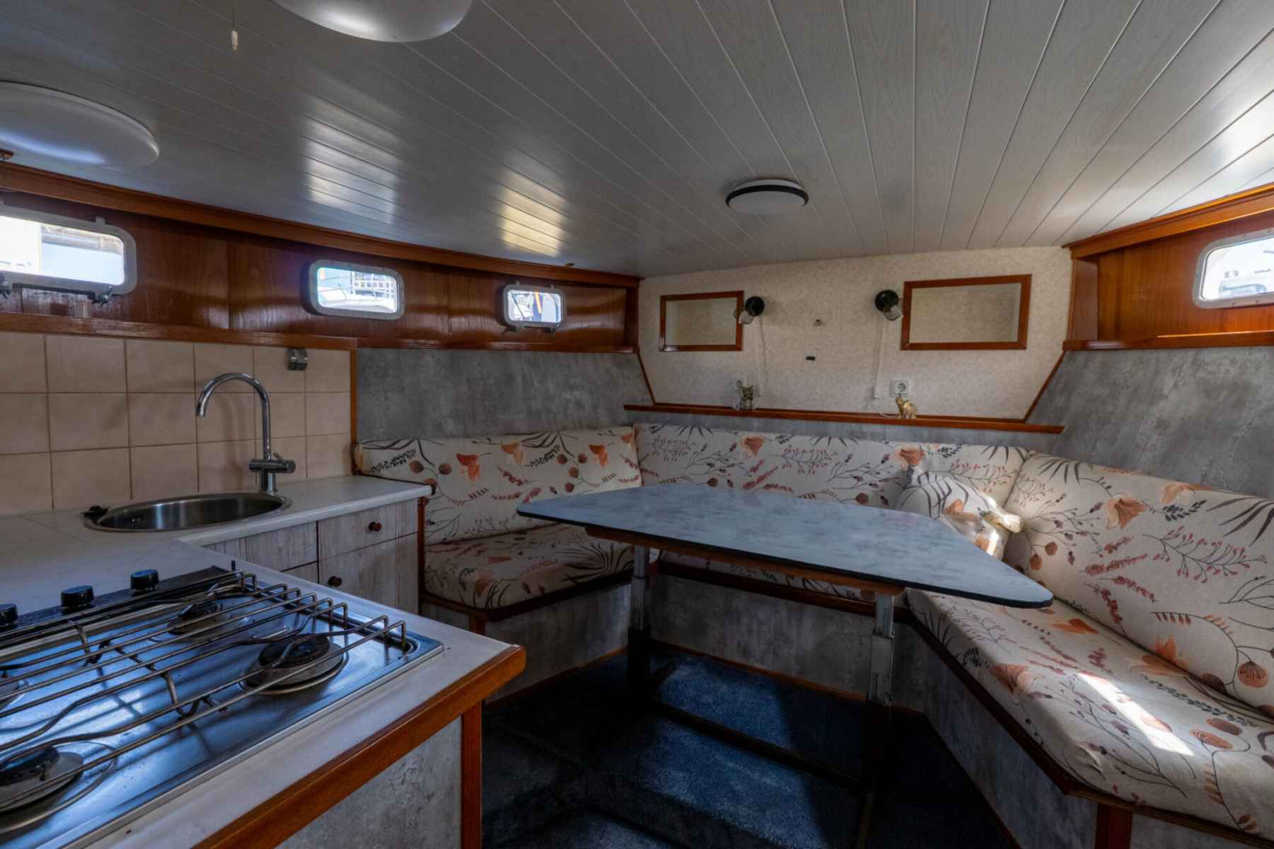 Motorboot Monty Bank Kotter 38 AK Cabrio