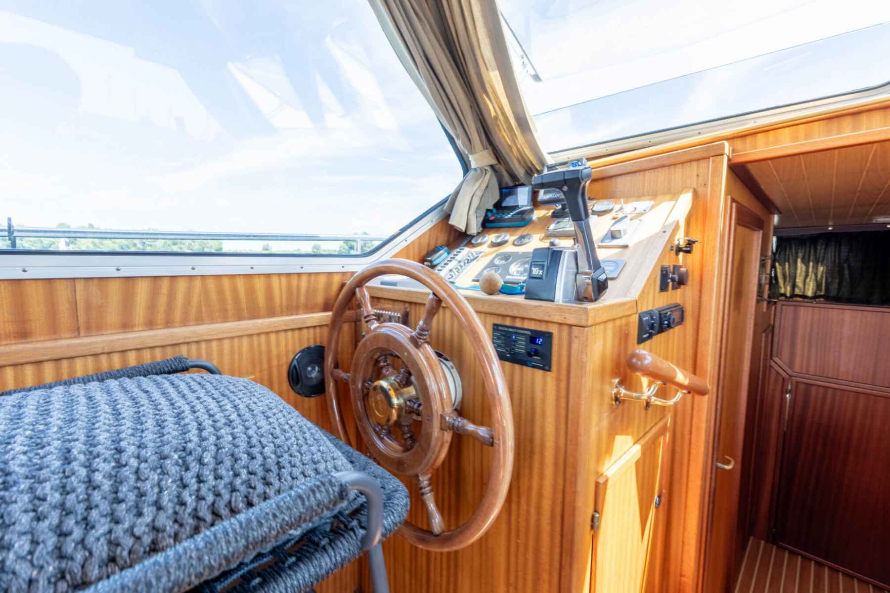 Motorboot Bege 1000 OK Spiegeldeur