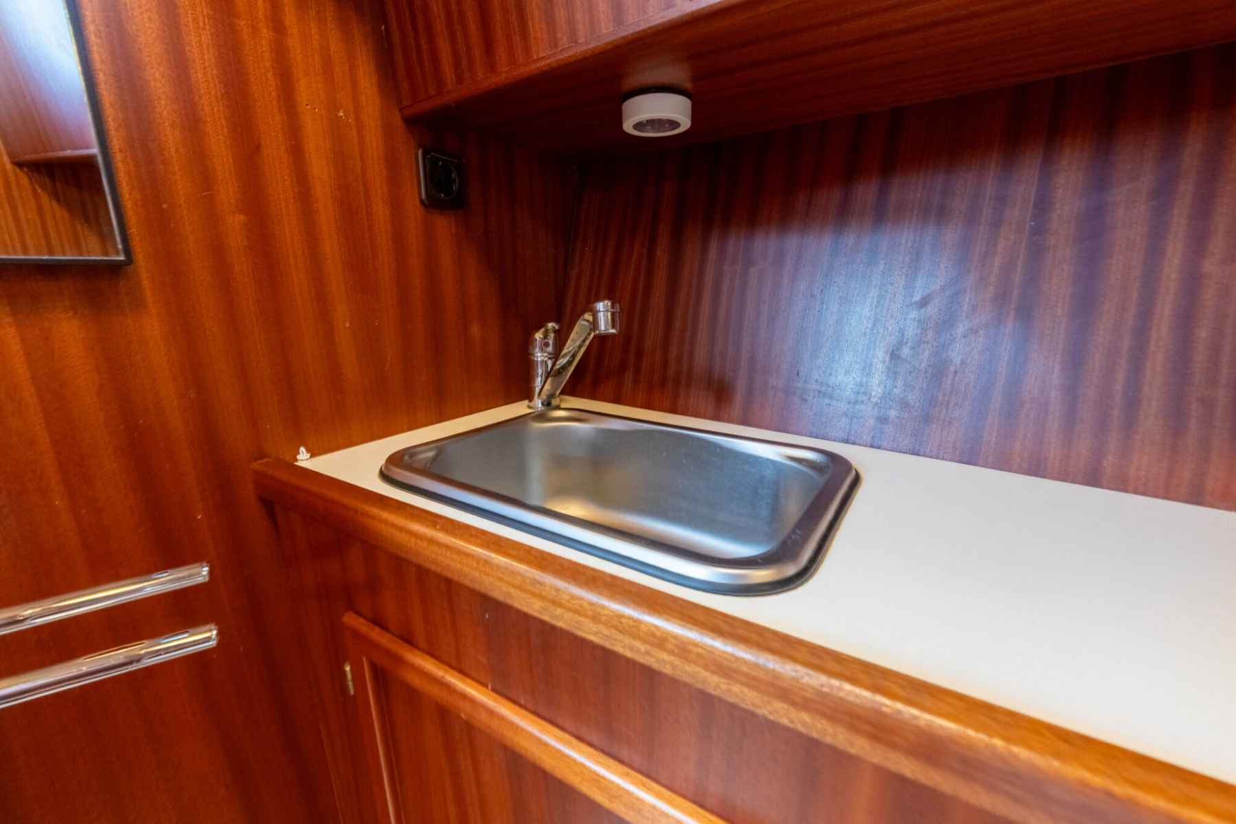 Motorboot Bege 1000 OK Spiegeldeur