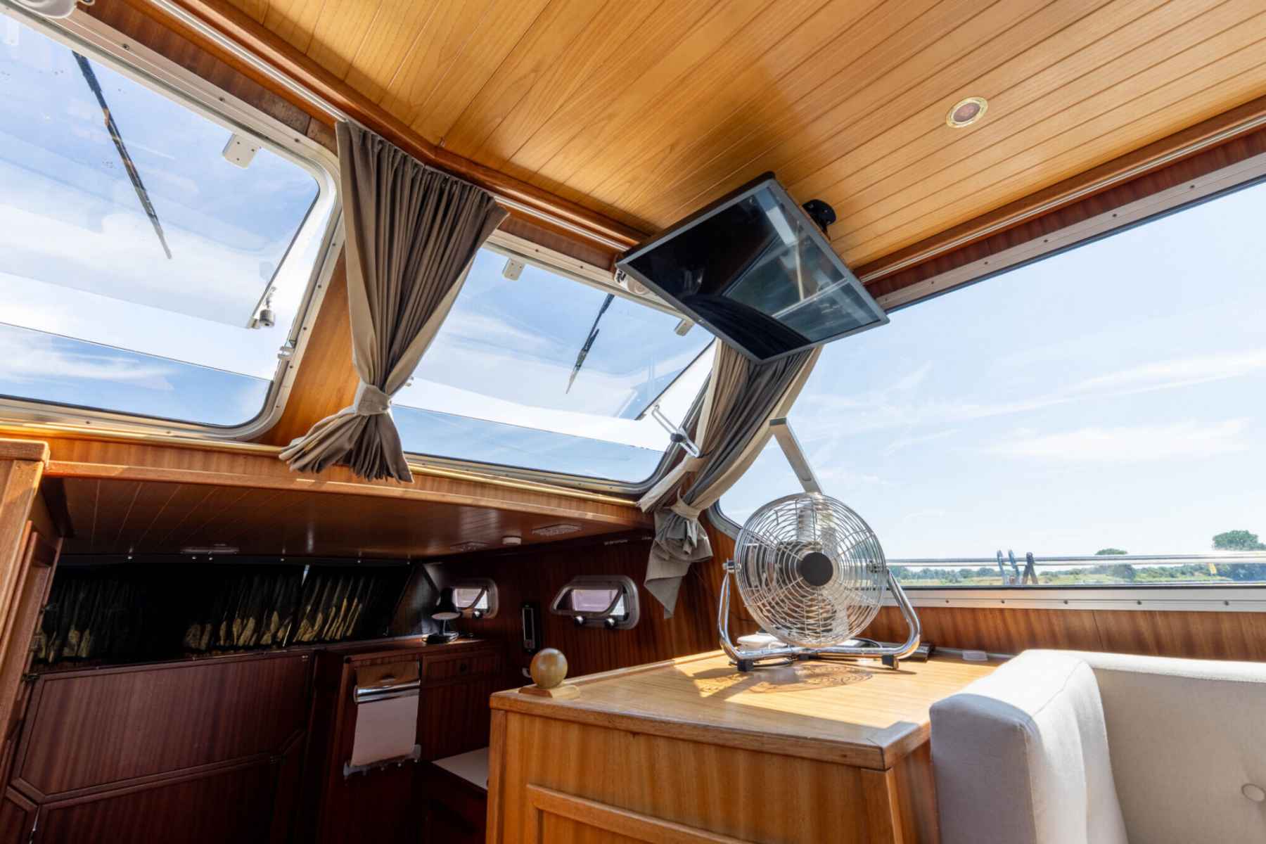 Motorboot Bege 1000 OK Spiegeldeur