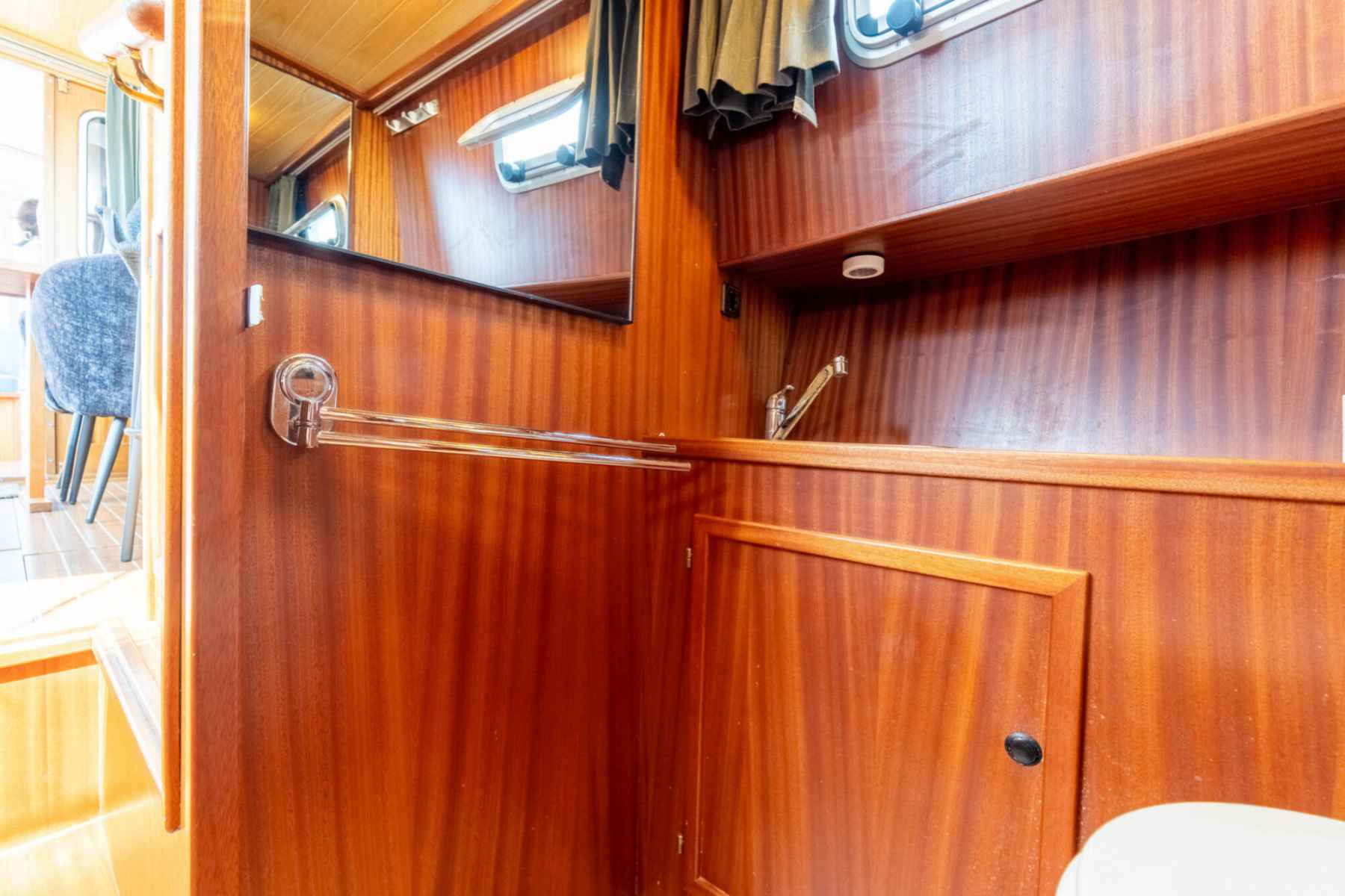 Motorboot Bege 1000 OK Spiegeldeur