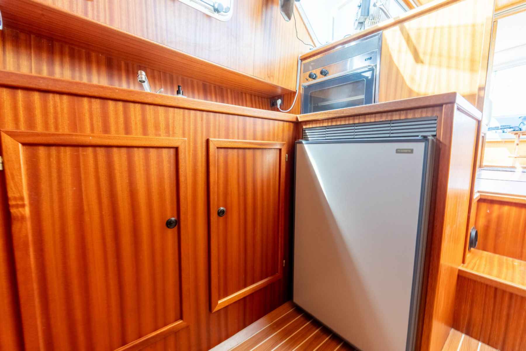 Motorboot Bege 1000 OK Spiegeldeur
