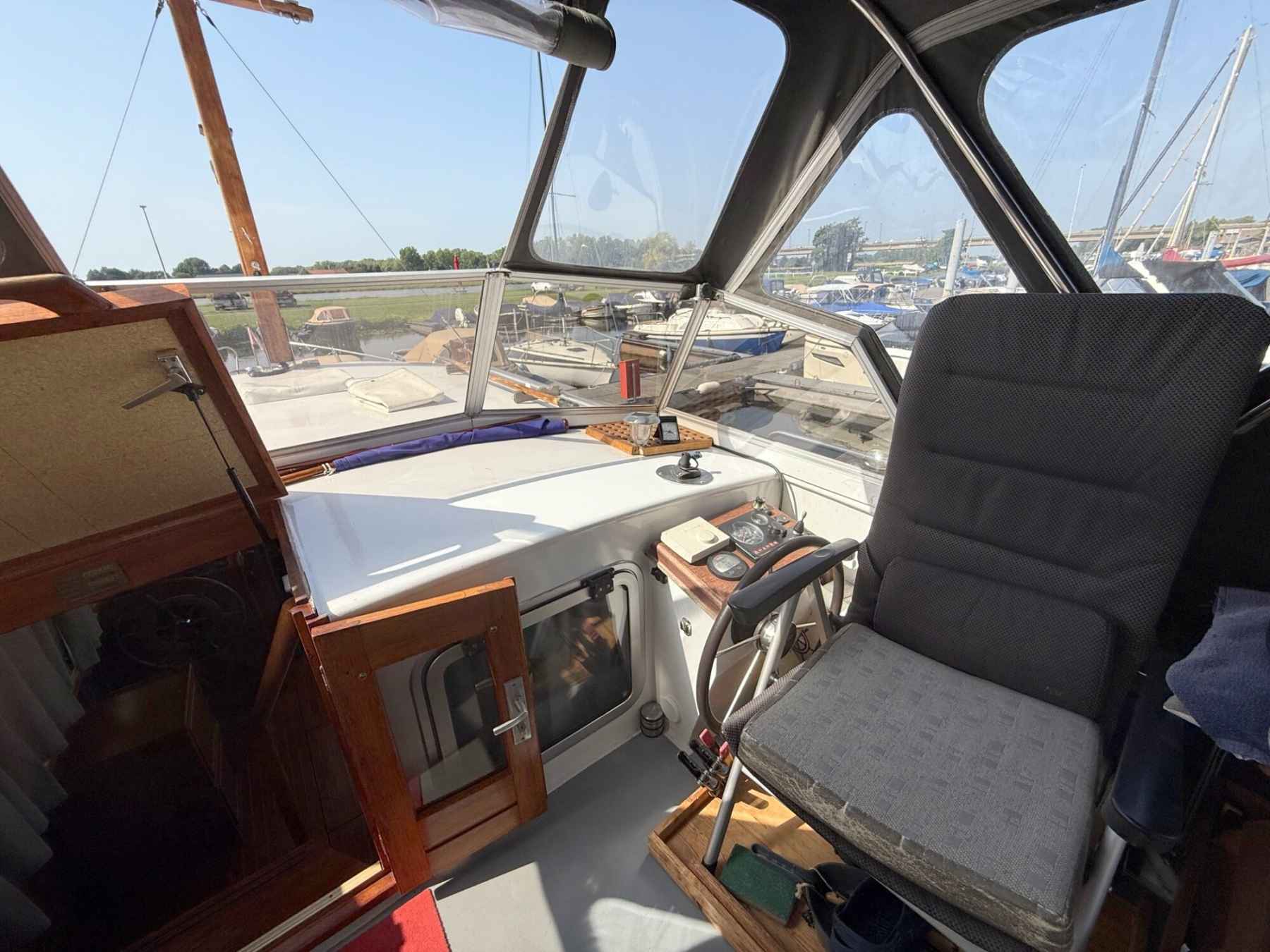 Motorboot Valkkruiser 10.50 AK Cabrio