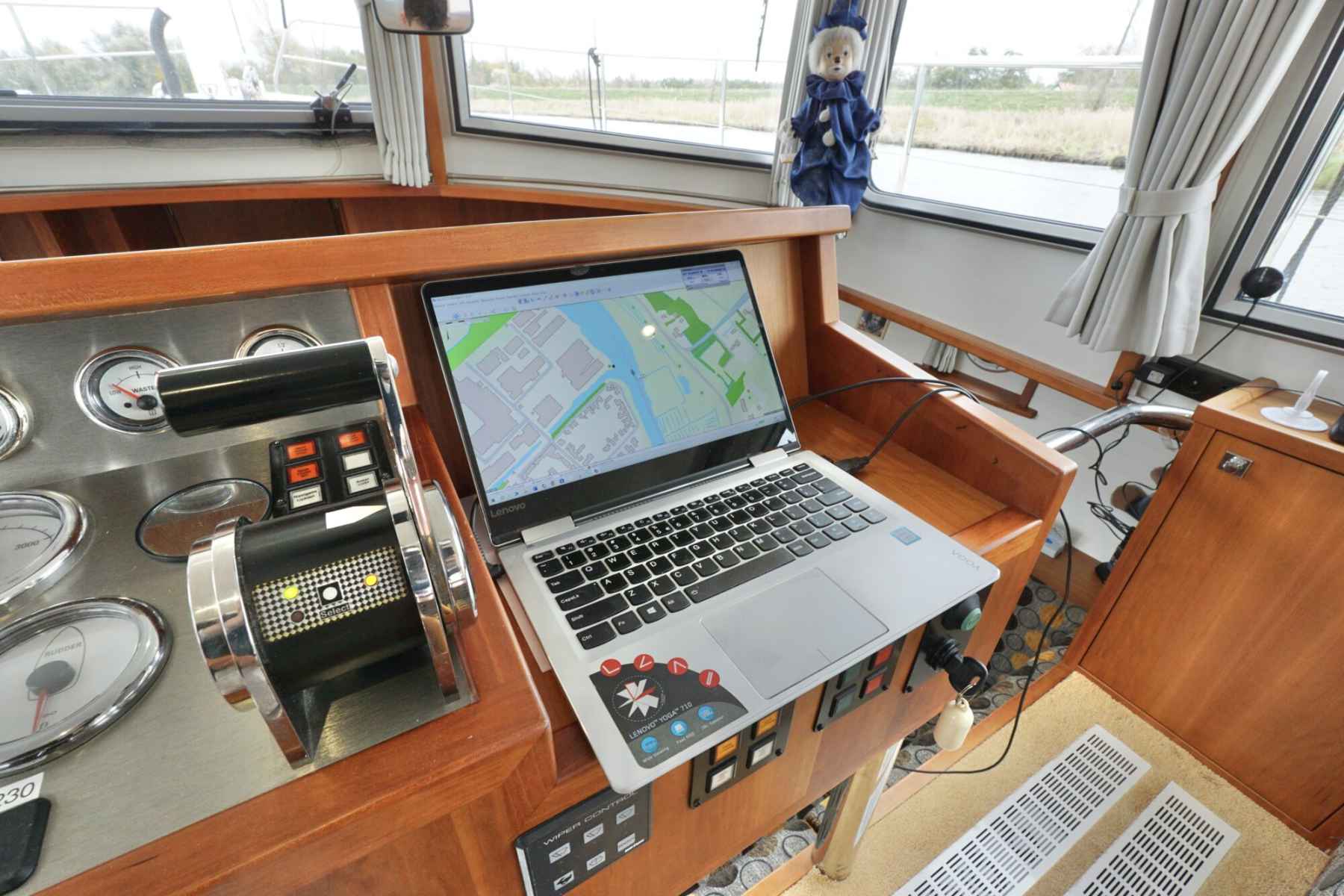 Motorboot Serious Yachts Gently Low Bridge 45 Sedan