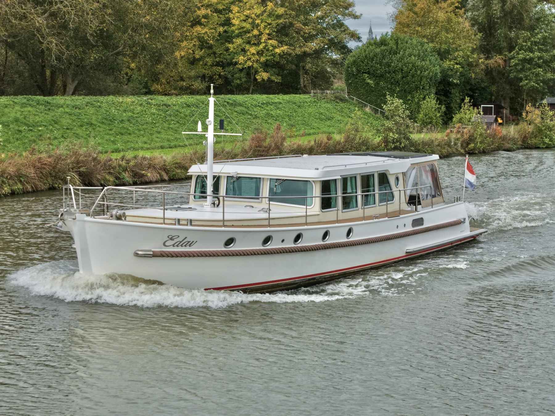 Motorboot Serious Yachts Gently Low Bridge 45 Sedan