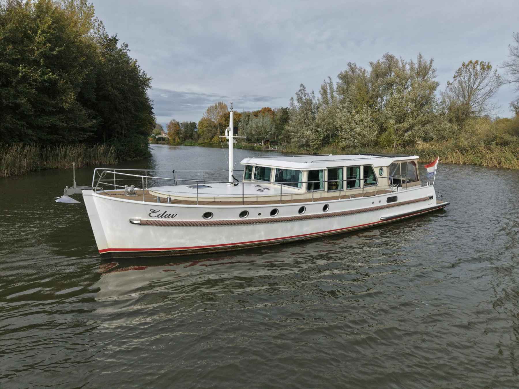 Motorboot Serious Yachts Gently Low Bridge 45 Sedan